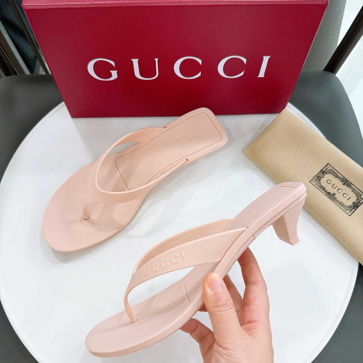 Gucci Vittoria Thong - DesignerGu