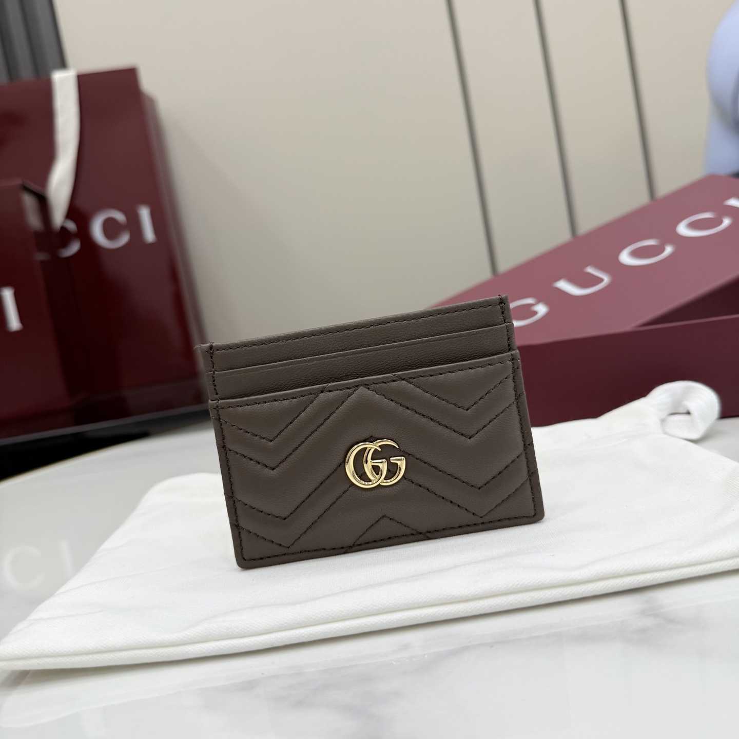 Gucci GG Marmont Card Case 443127 - DesignerGu