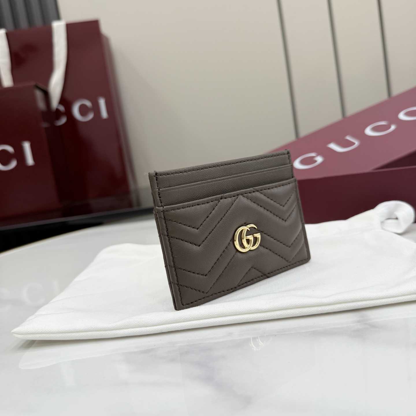 Gucci GG Marmont Card Case 443127 - DesignerGu