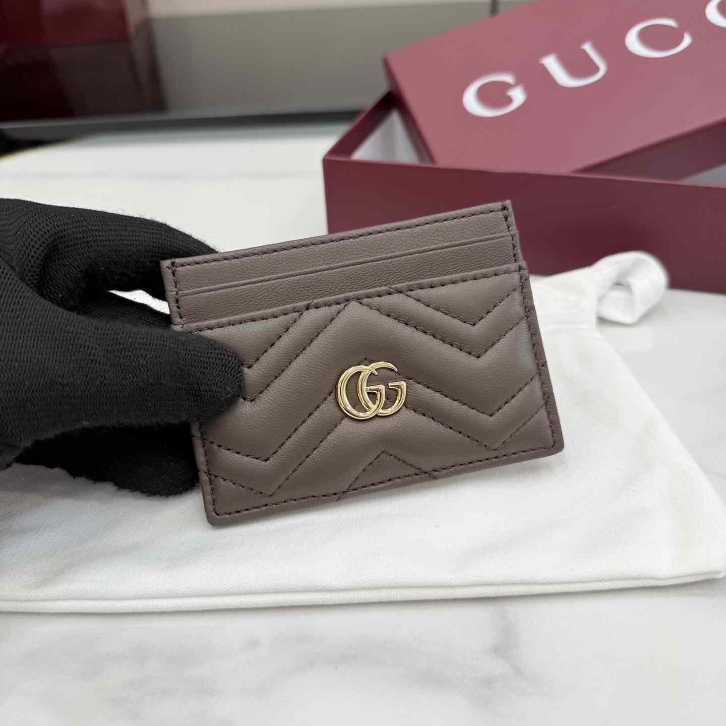 Gucci GG Marmont Card Case 443127 - DesignerGu