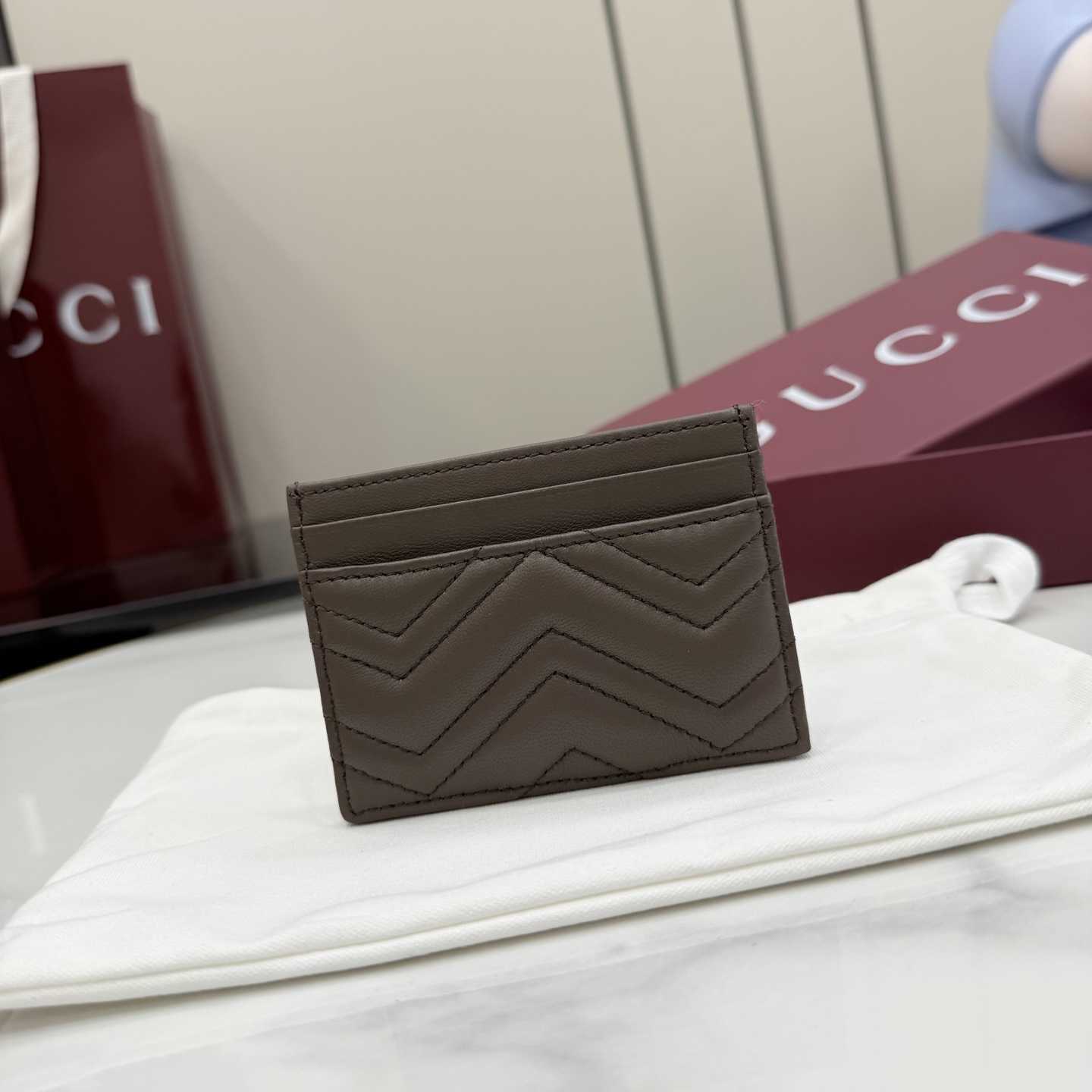 Gucci GG Marmont Card Case 443127 - DesignerGu