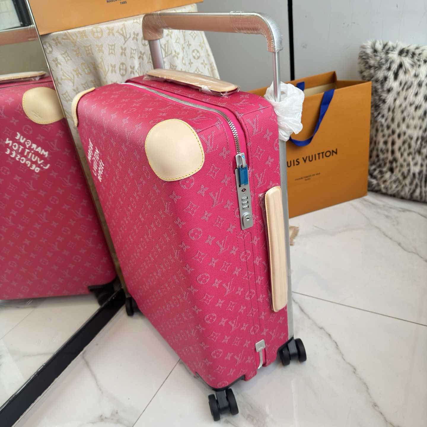 Louis Vuitton Horizon 55 M26863 - DesignerGu
