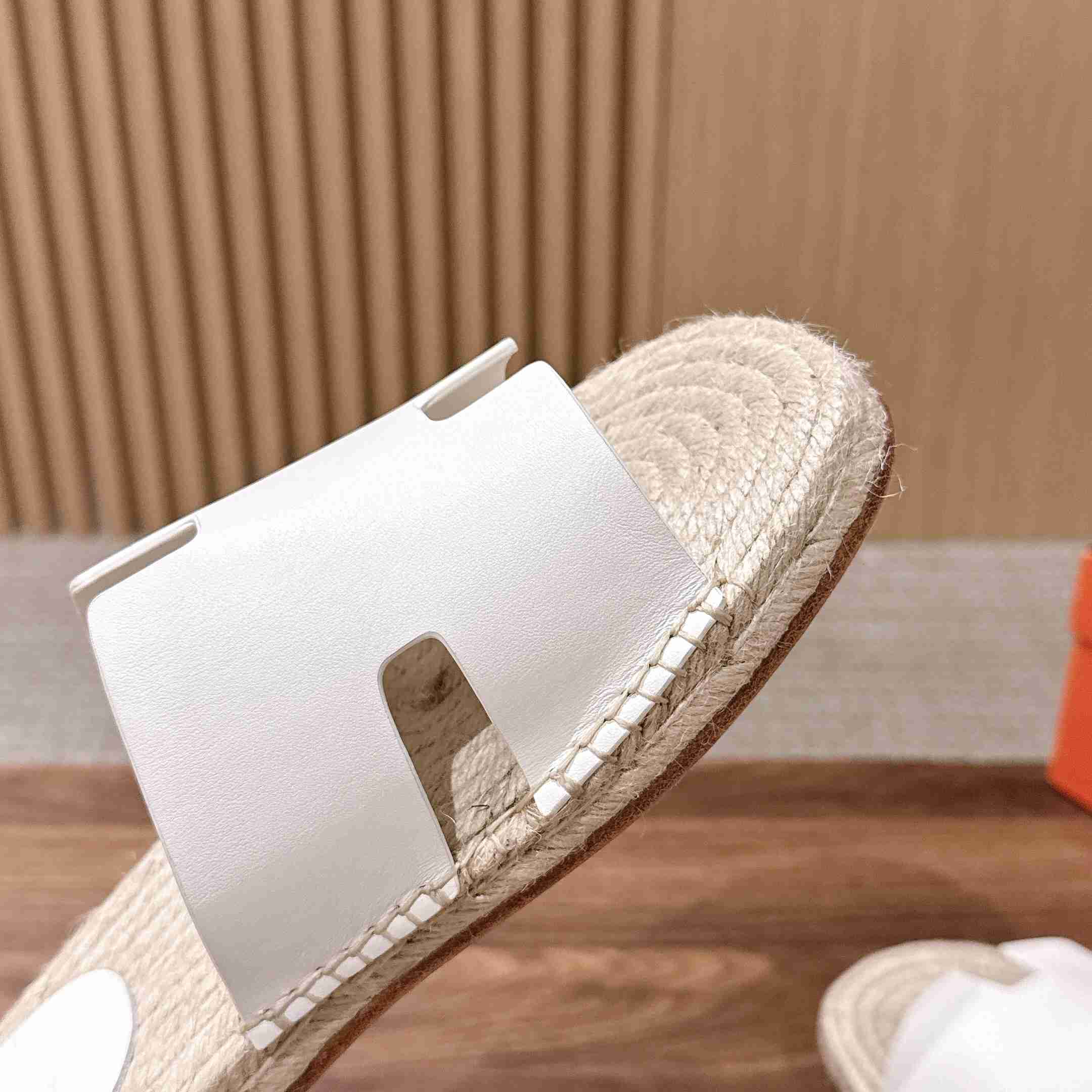 Hermes  Antigua Espadrille - DesignerGu