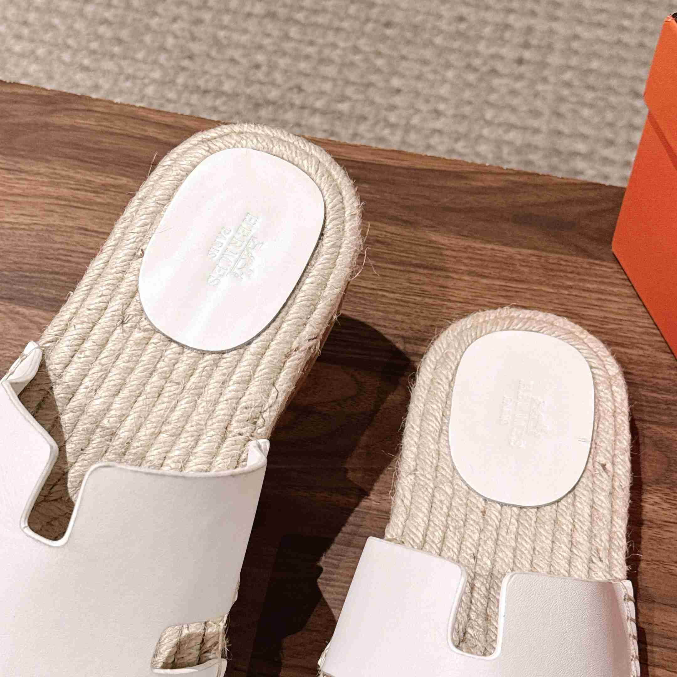 Hermes  Antigua Espadrille - DesignerGu