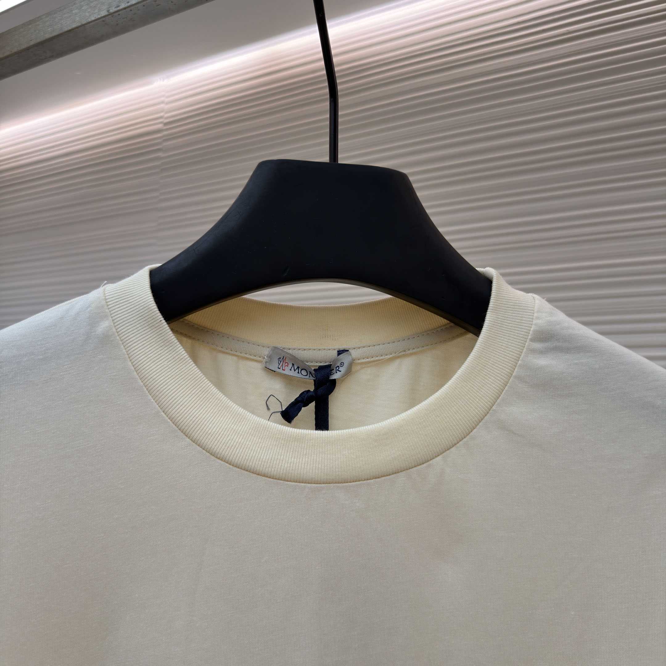 Moncler Beach Printed T-Shirt - DesignerGu