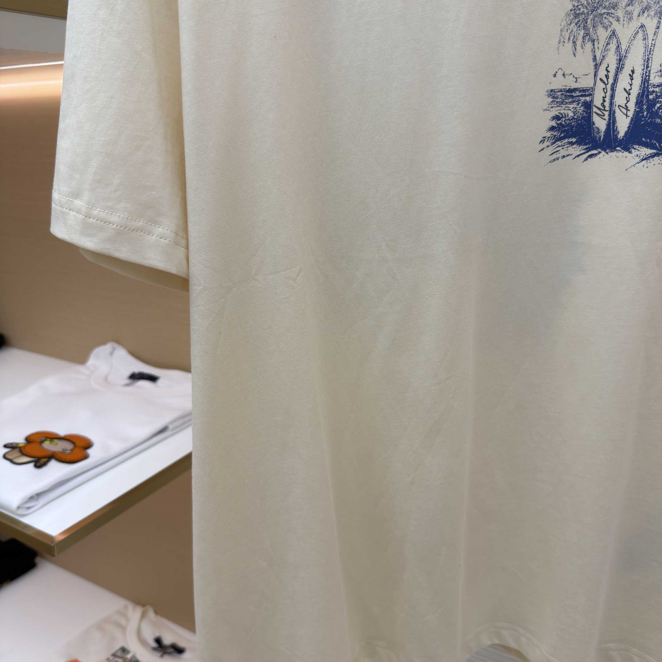 Moncler Beach Printed T-Shirt - DesignerGu