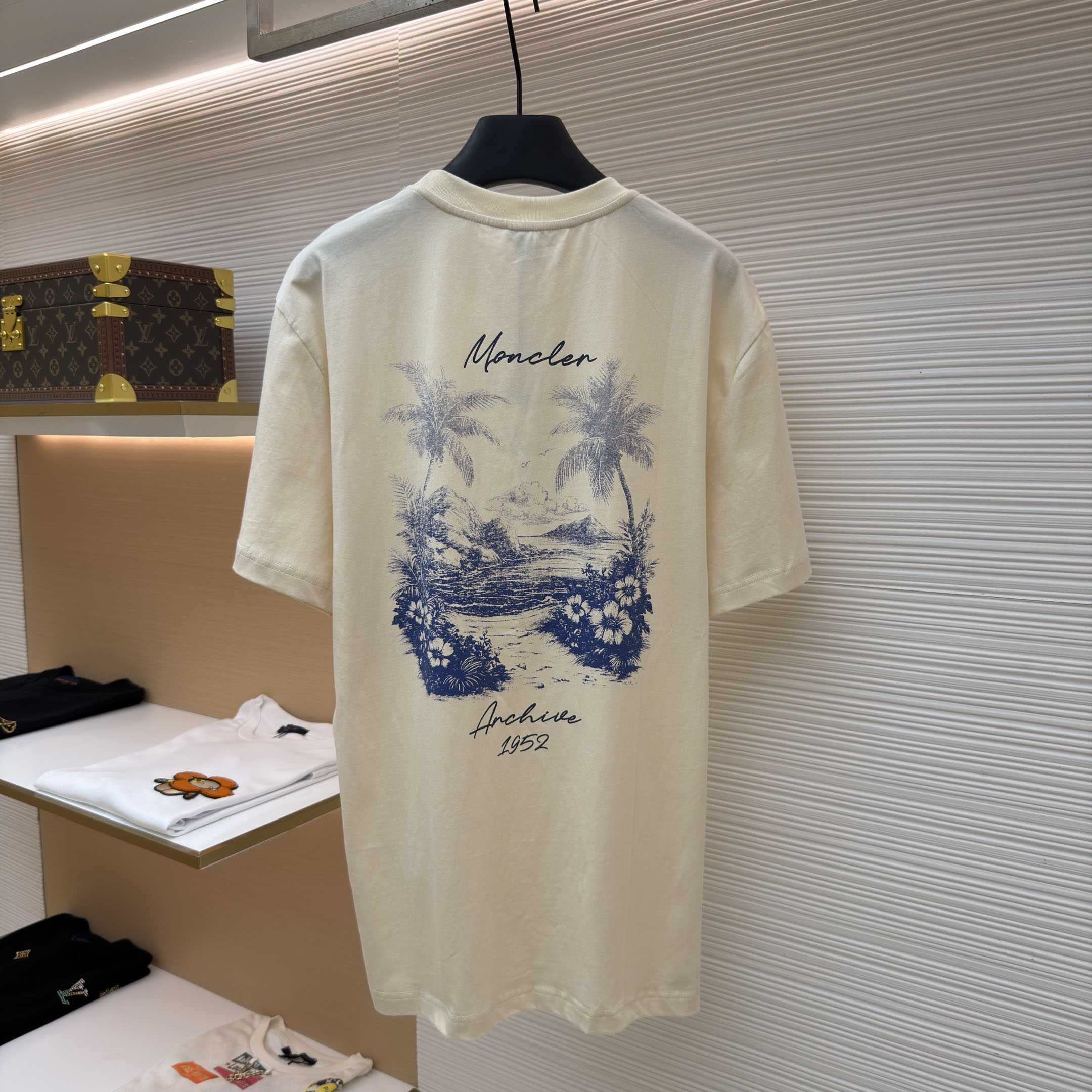 Moncler Beach Printed T-Shirt - DesignerGu