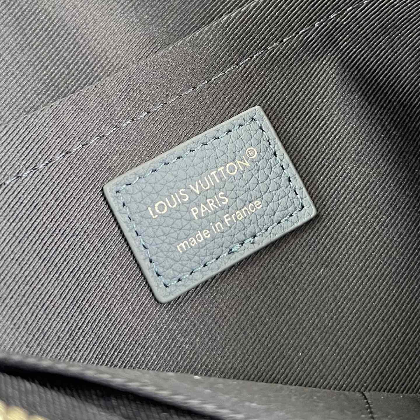 Louis Vuitton Pochette Voyage Souple M28846 - DesignerGu