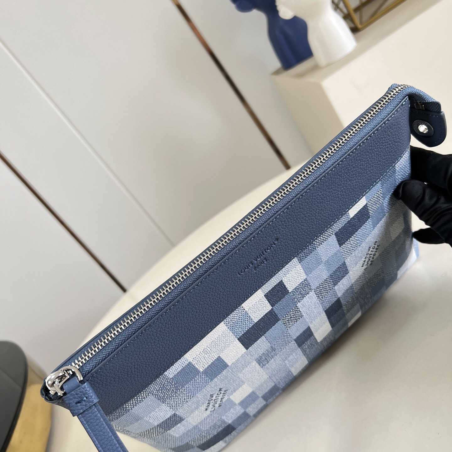 Louis Vuitton Pochette Voyage Souple M28846 - DesignerGu
