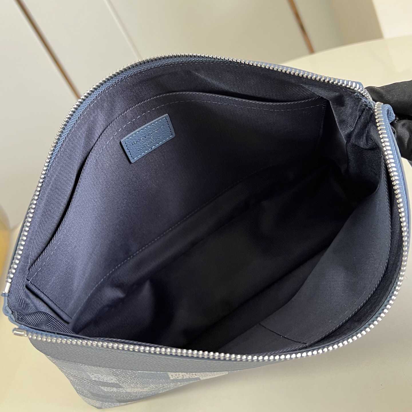 Louis Vuitton Pochette Voyage Souple M28846 - DesignerGu