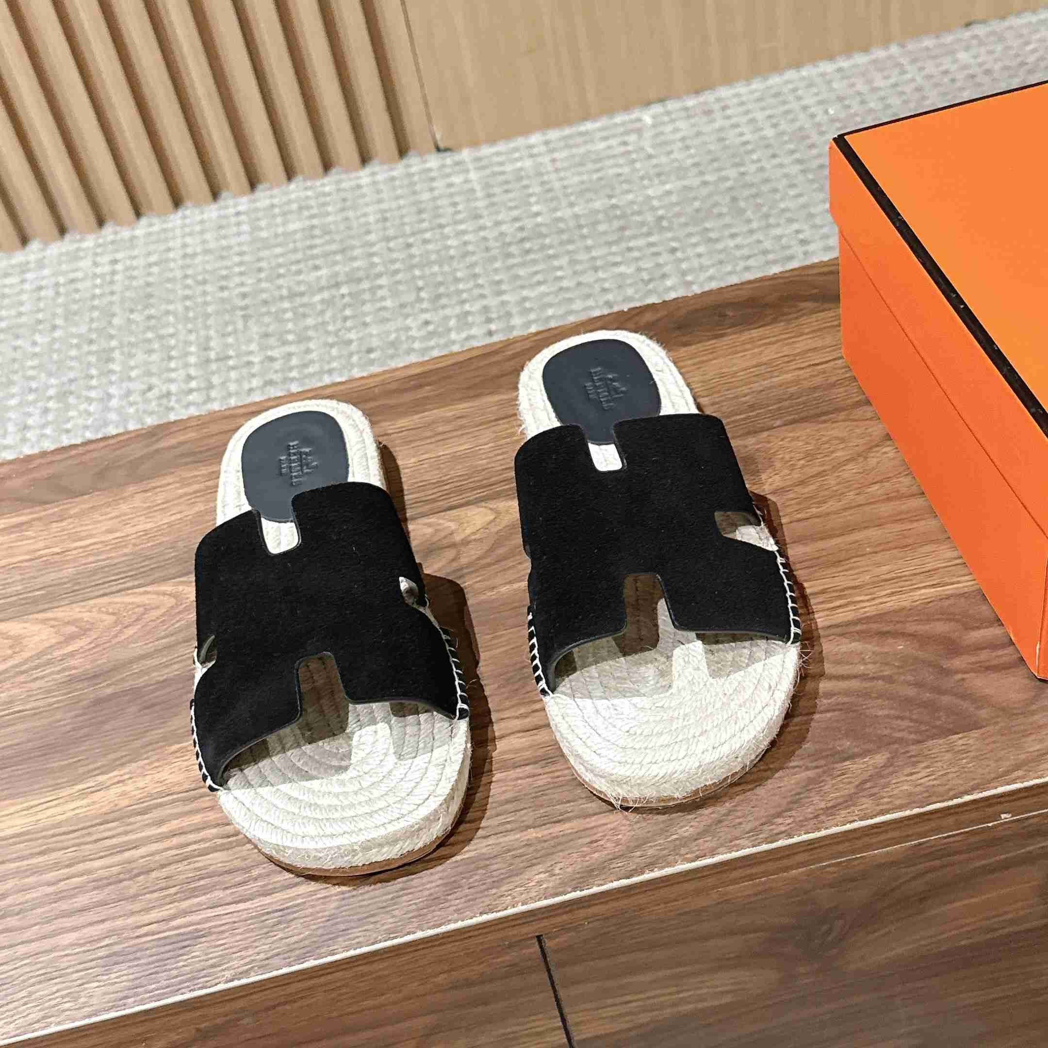 Hermes  Antigua Espadrille - DesignerGu