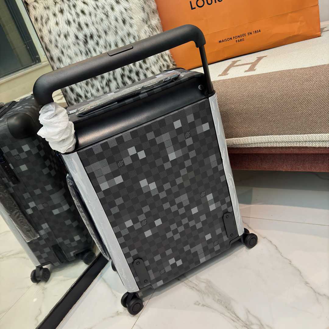 Louis Vuitton Horizon 55 - DesignerGu