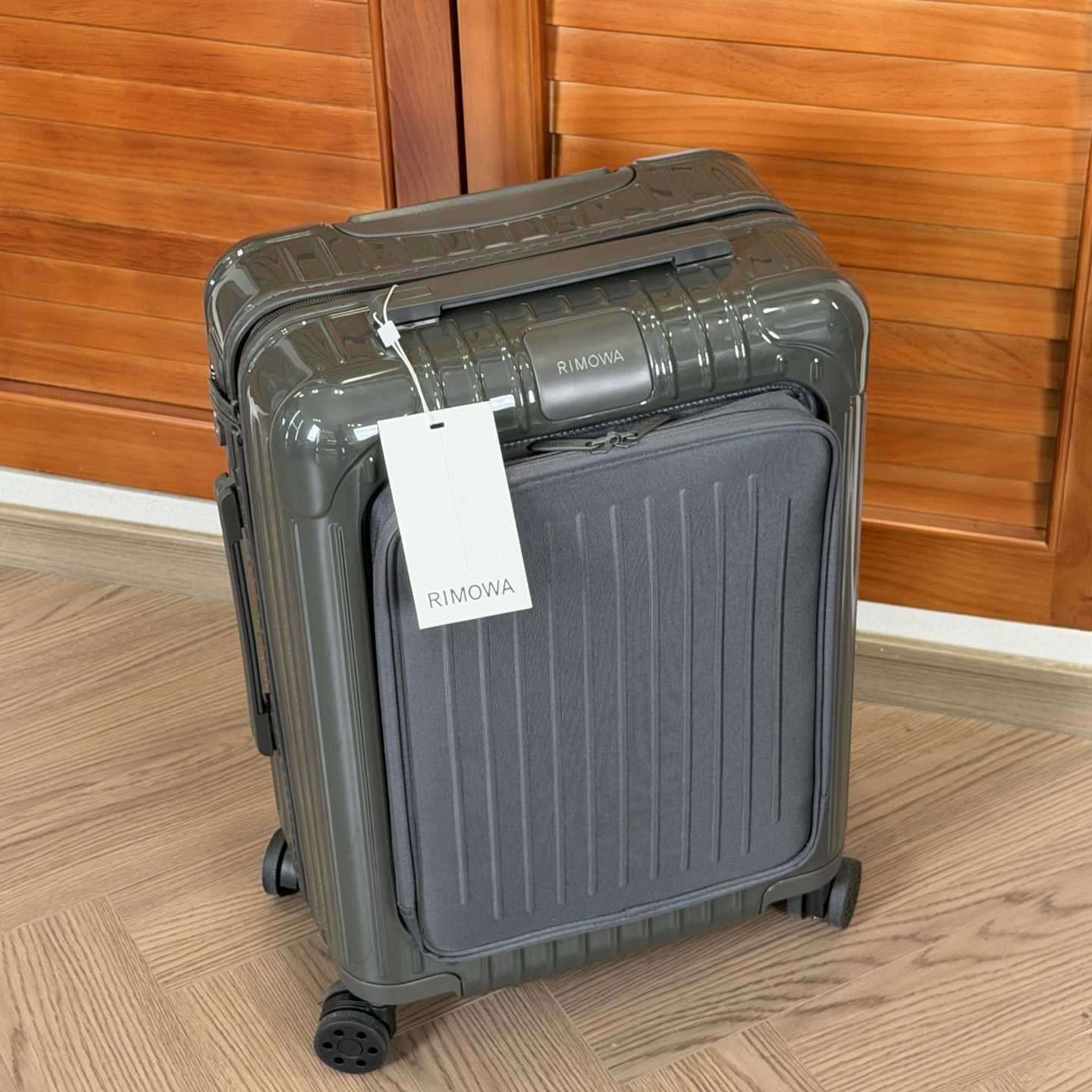 Rimowa Cabin - DesignerGu