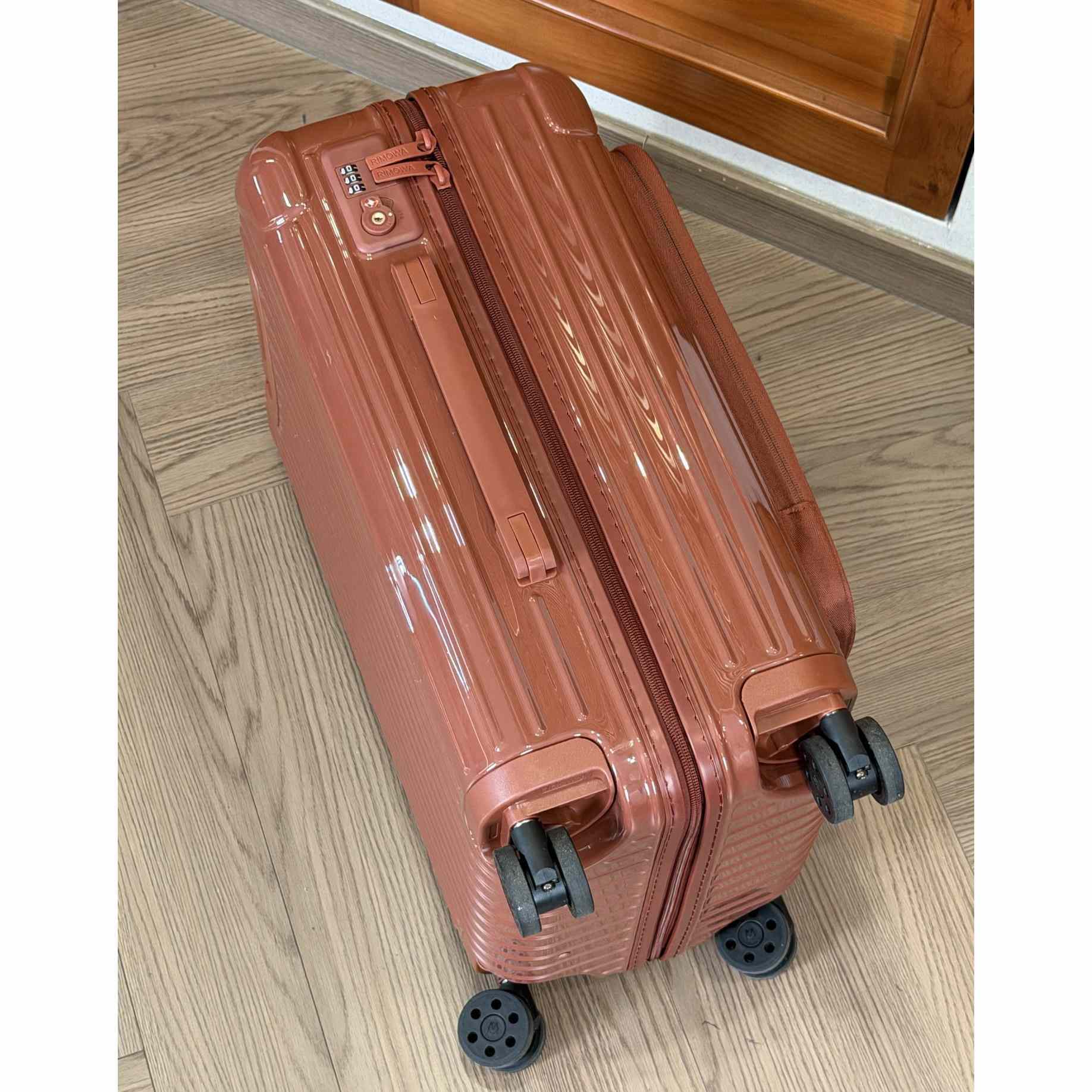 Rimowa Cabin - DesignerGu