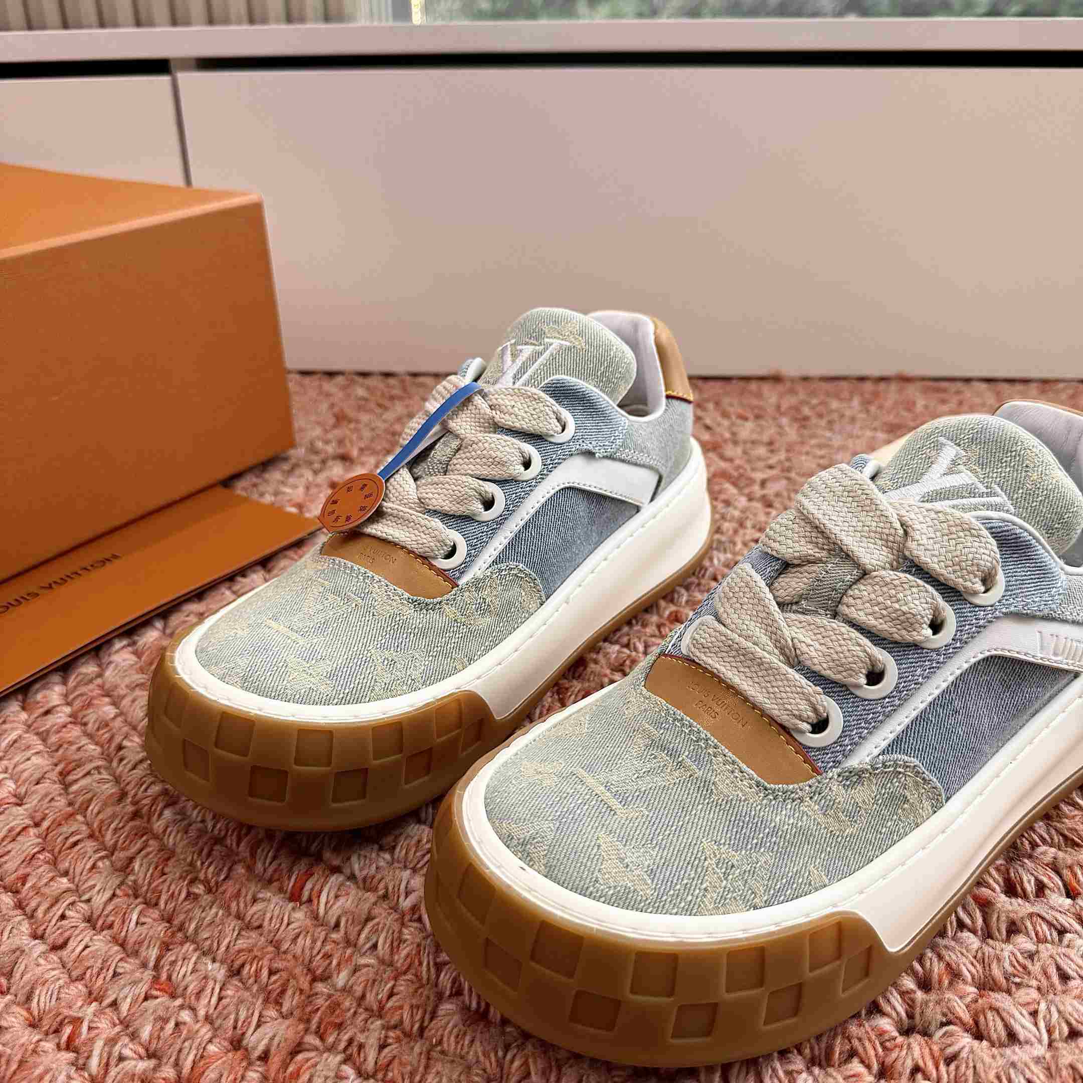 Louis Vuitton LV Tilted Sneaker 1AK89V - DesignerGu