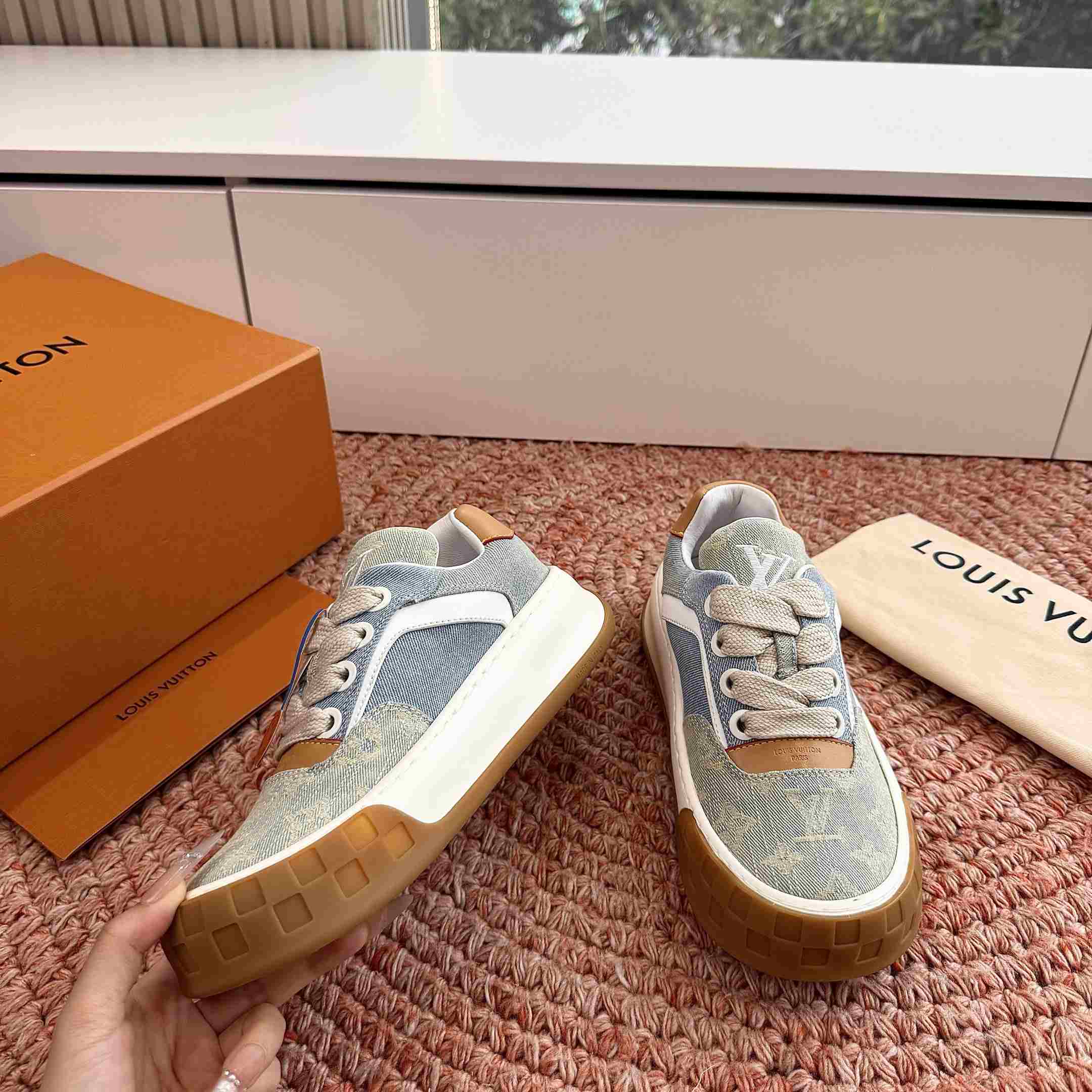 Louis Vuitton LV Tilted Sneaker 1AK89V - DesignerGu