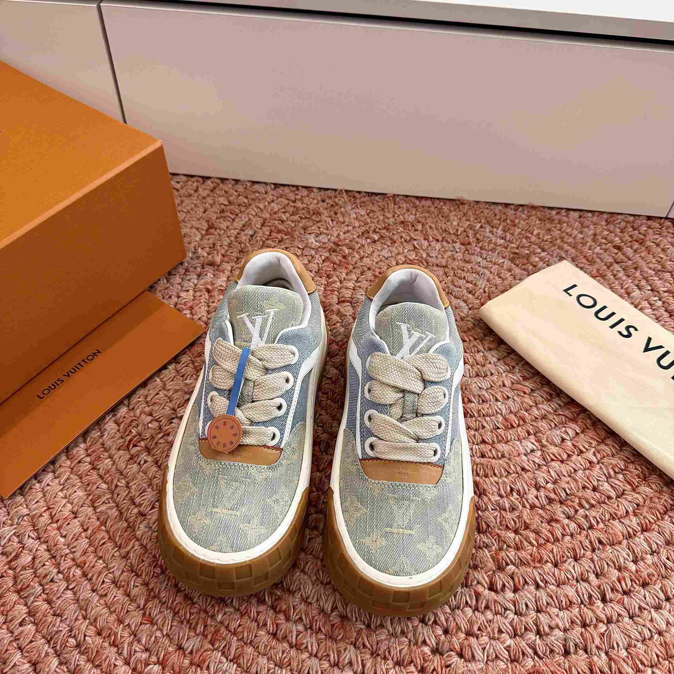 Louis Vuitton LV Tilted Sneaker 1AK89V - DesignerGu