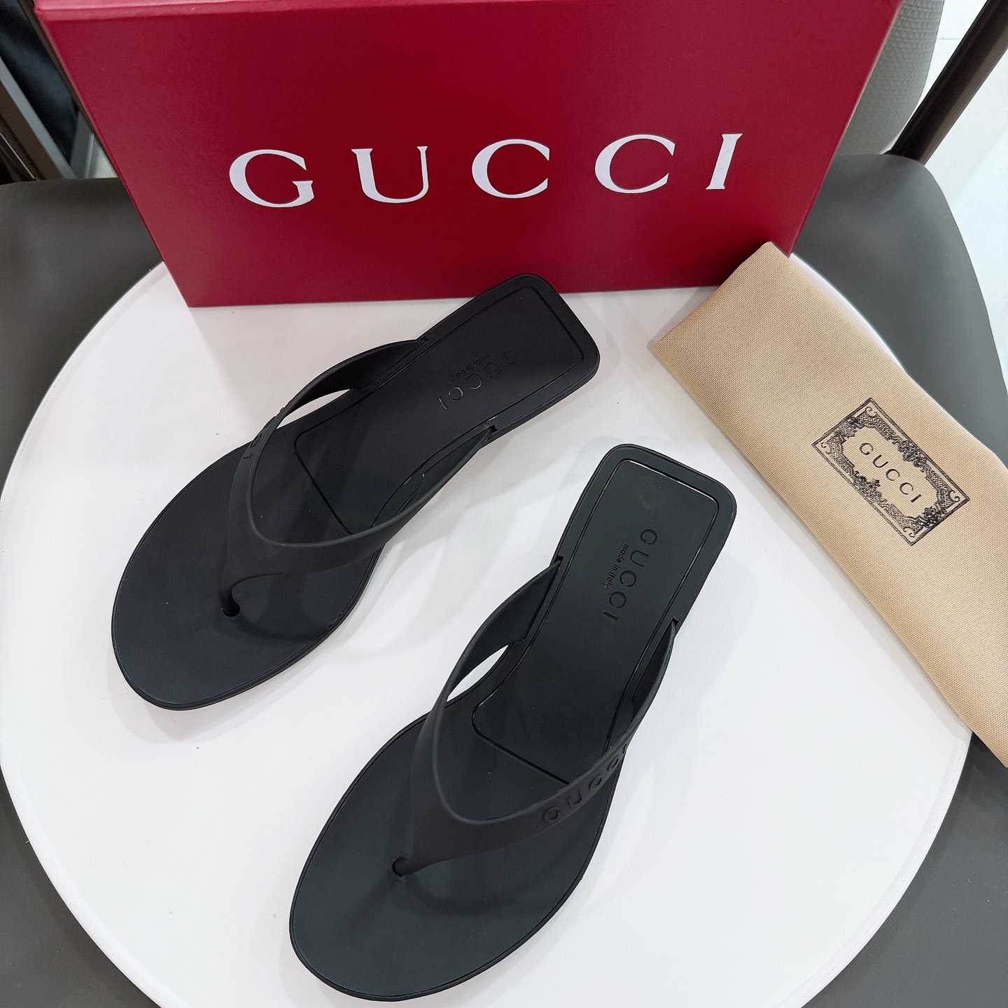 Gucci Vittoria Thong - DesignerGu