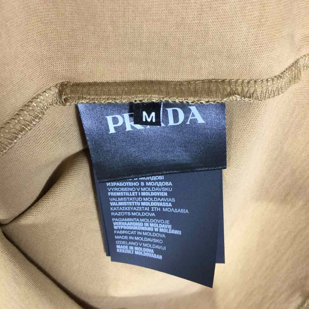 Prada Piqué T-Shirt - DesignerGu