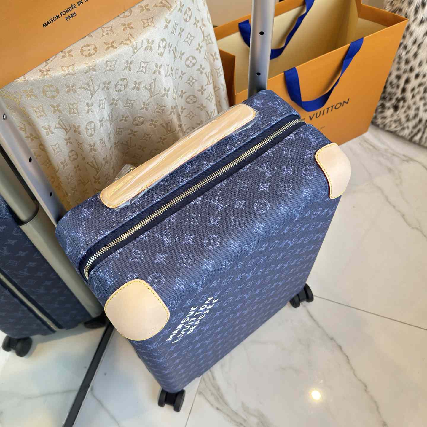 Louis Vuitton Horizon 55 M26862 - DesignerGu