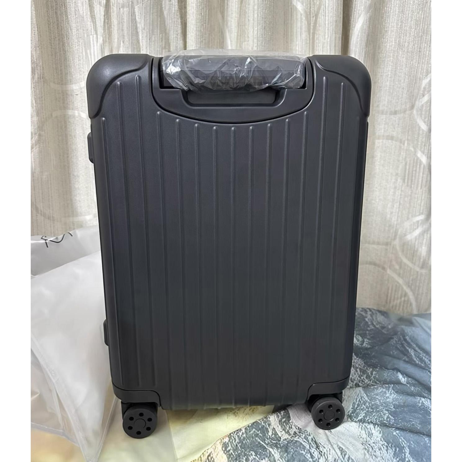 Rimowa Cabin - DesignerGu