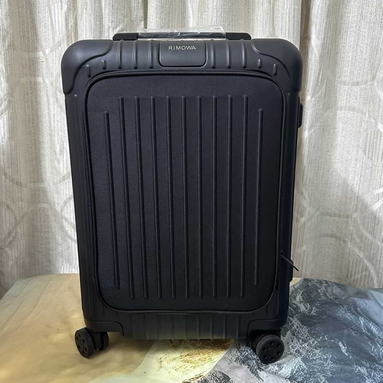 Rimowa Cabin - DesignerGu