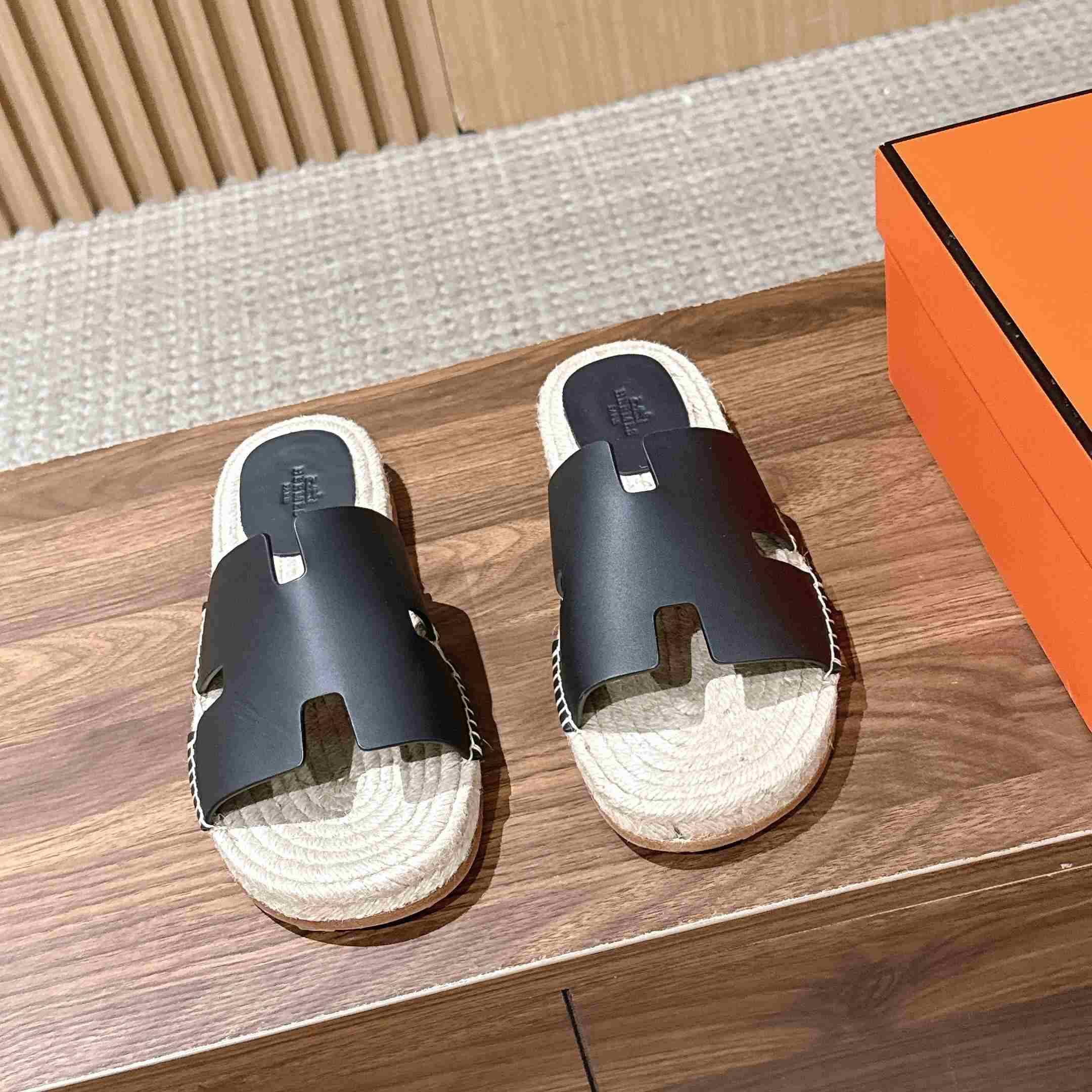 Hermes  Antigua Espadrille - DesignerGu