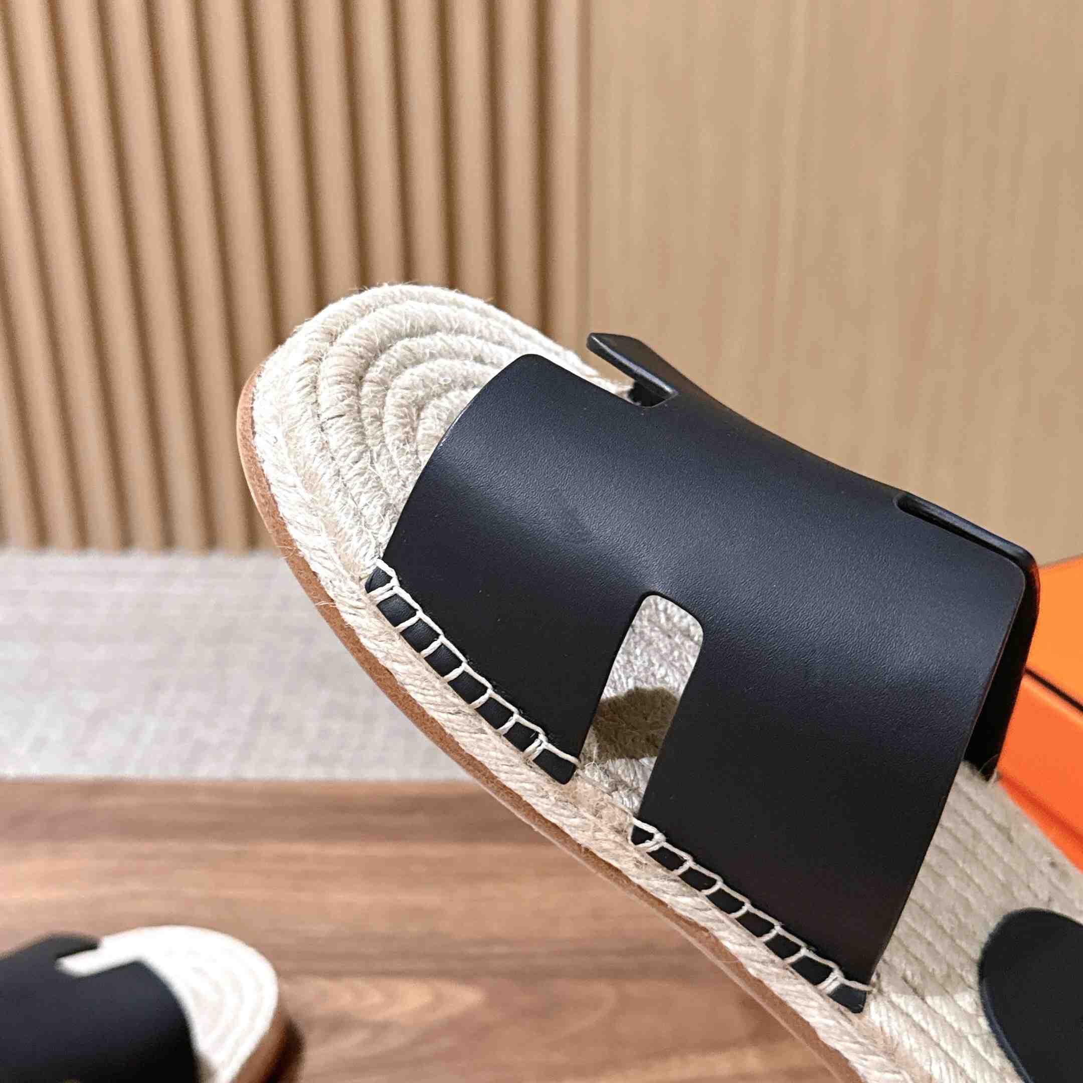 Hermes  Antigua Espadrille - DesignerGu