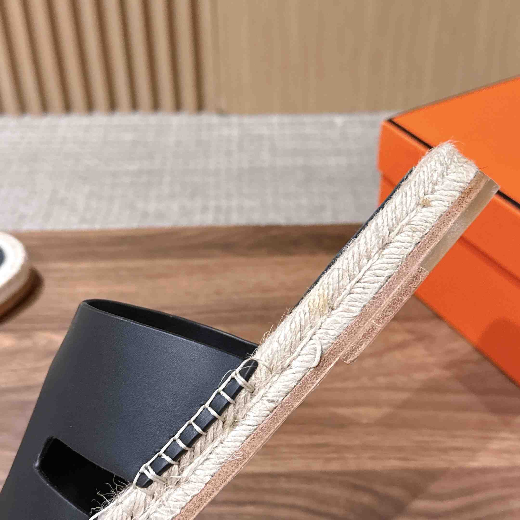 Hermes  Antigua Espadrille - DesignerGu