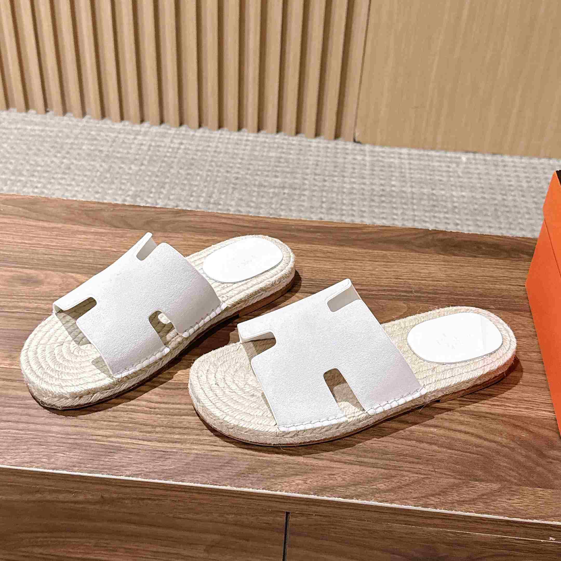 Hermes  Antigua Espadrille - DesignerGu