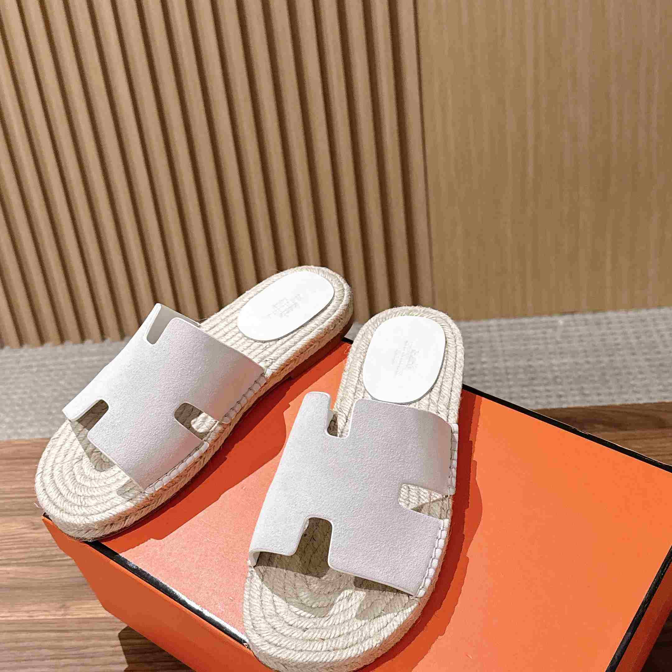 Hermes  Antigua Espadrille - DesignerGu