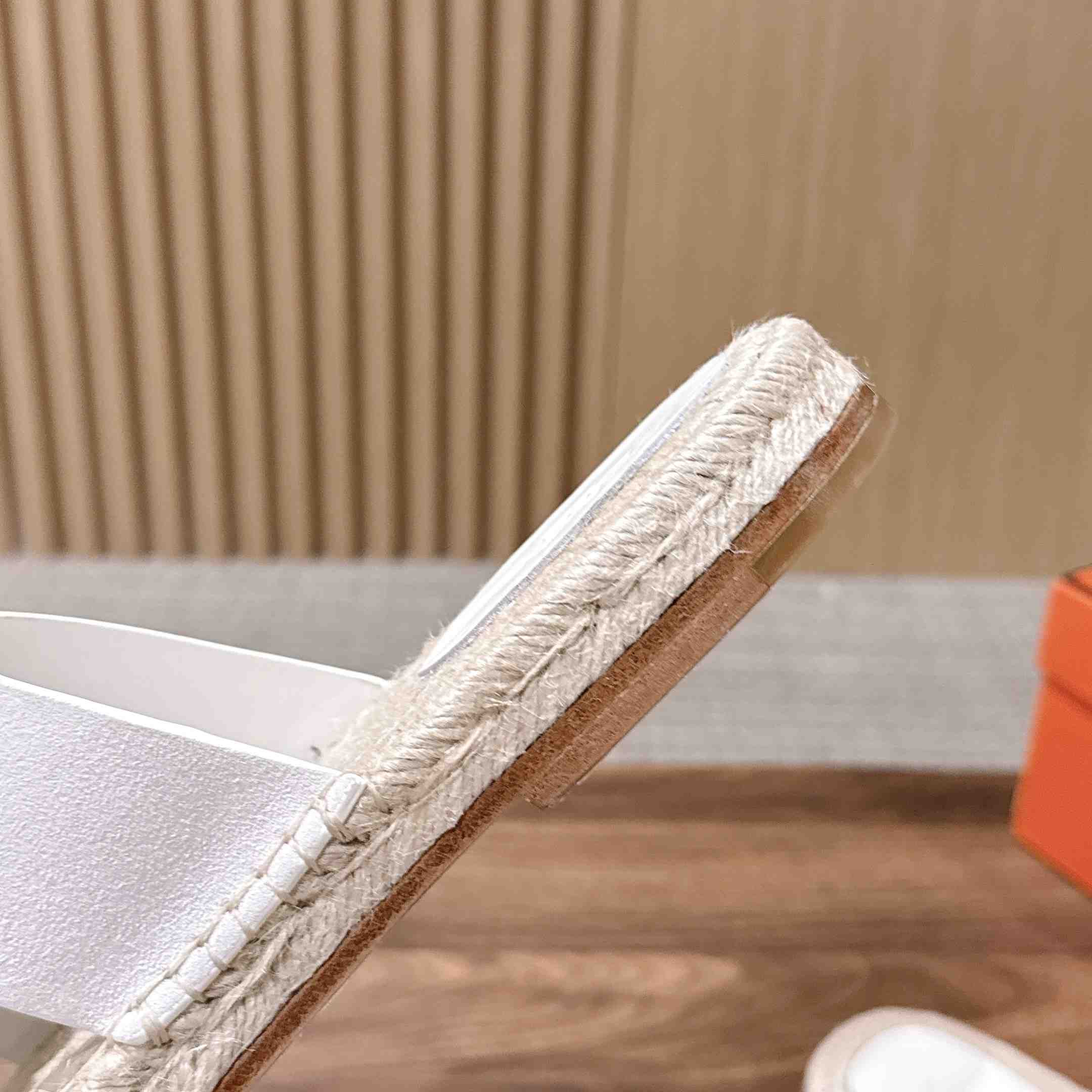 Hermes  Antigua Espadrille - DesignerGu