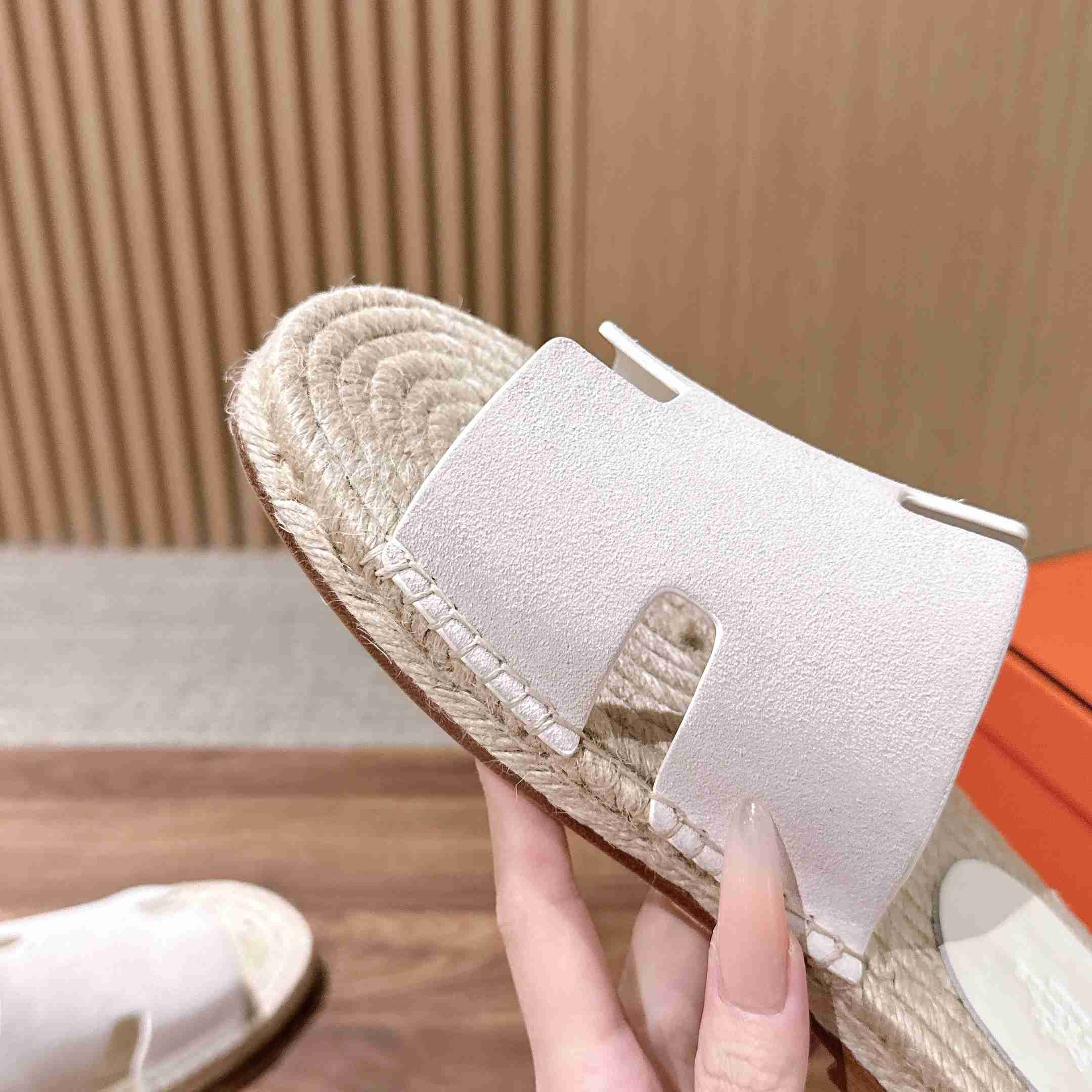 Hermes  Antigua Espadrille - DesignerGu