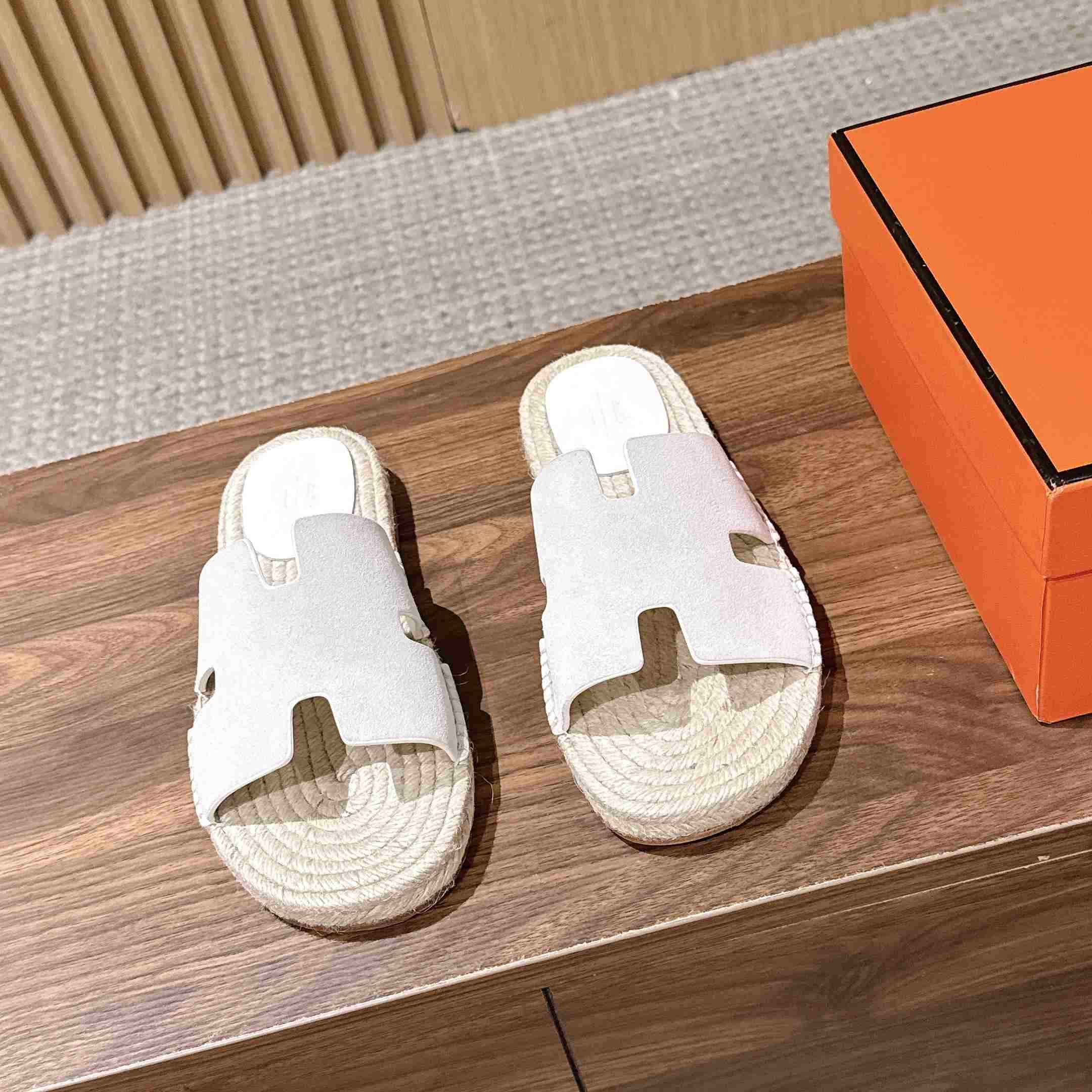 Hermes  Antigua Espadrille - DesignerGu