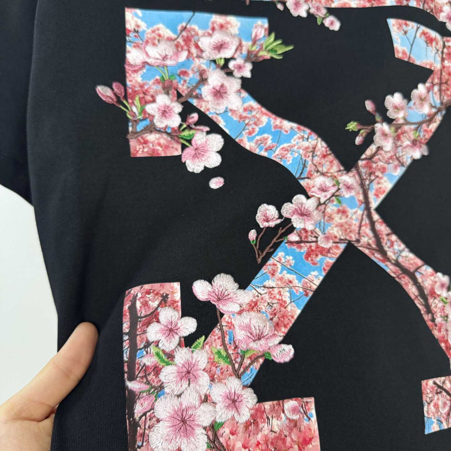 Off-White Embroidered Cherry Blossom Arrow Logo T-Shirt 'Black' - DesignerGu