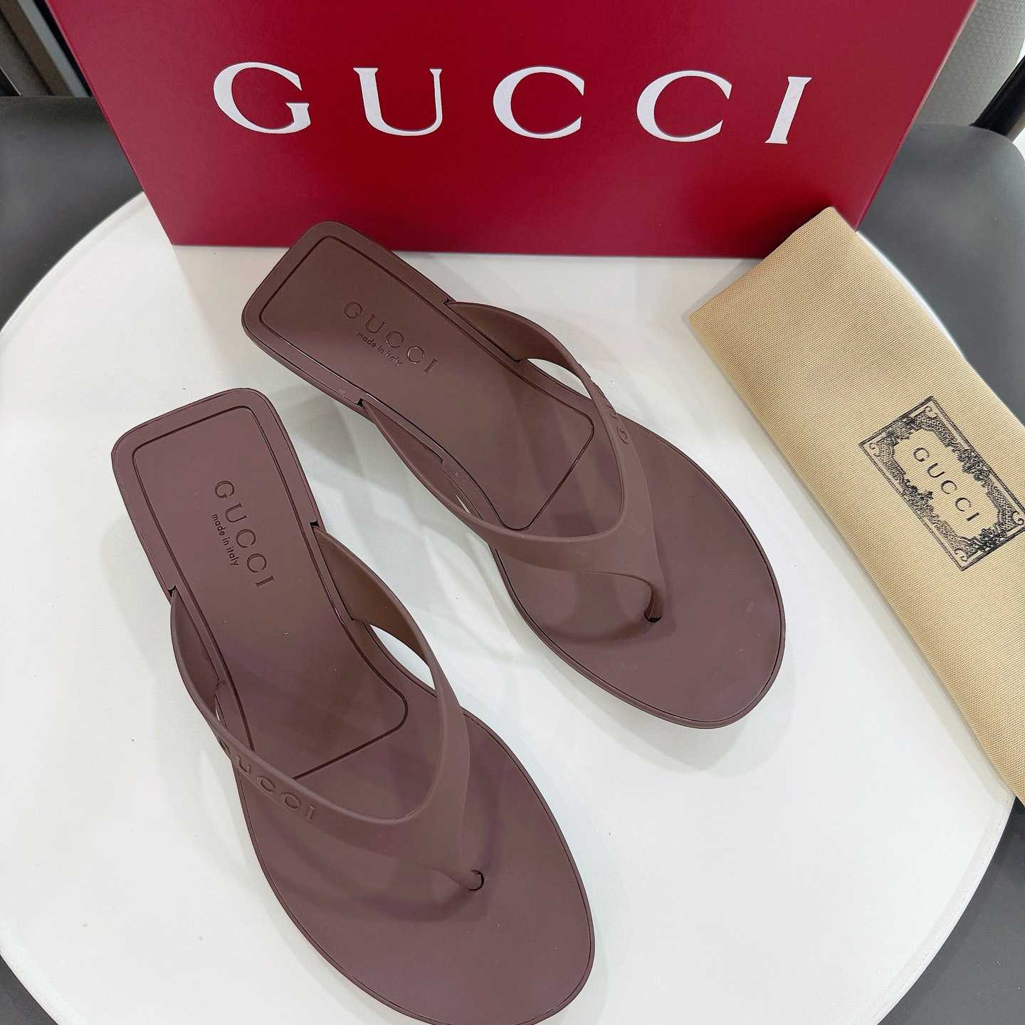 Gucci Vittoria Thong - DesignerGu