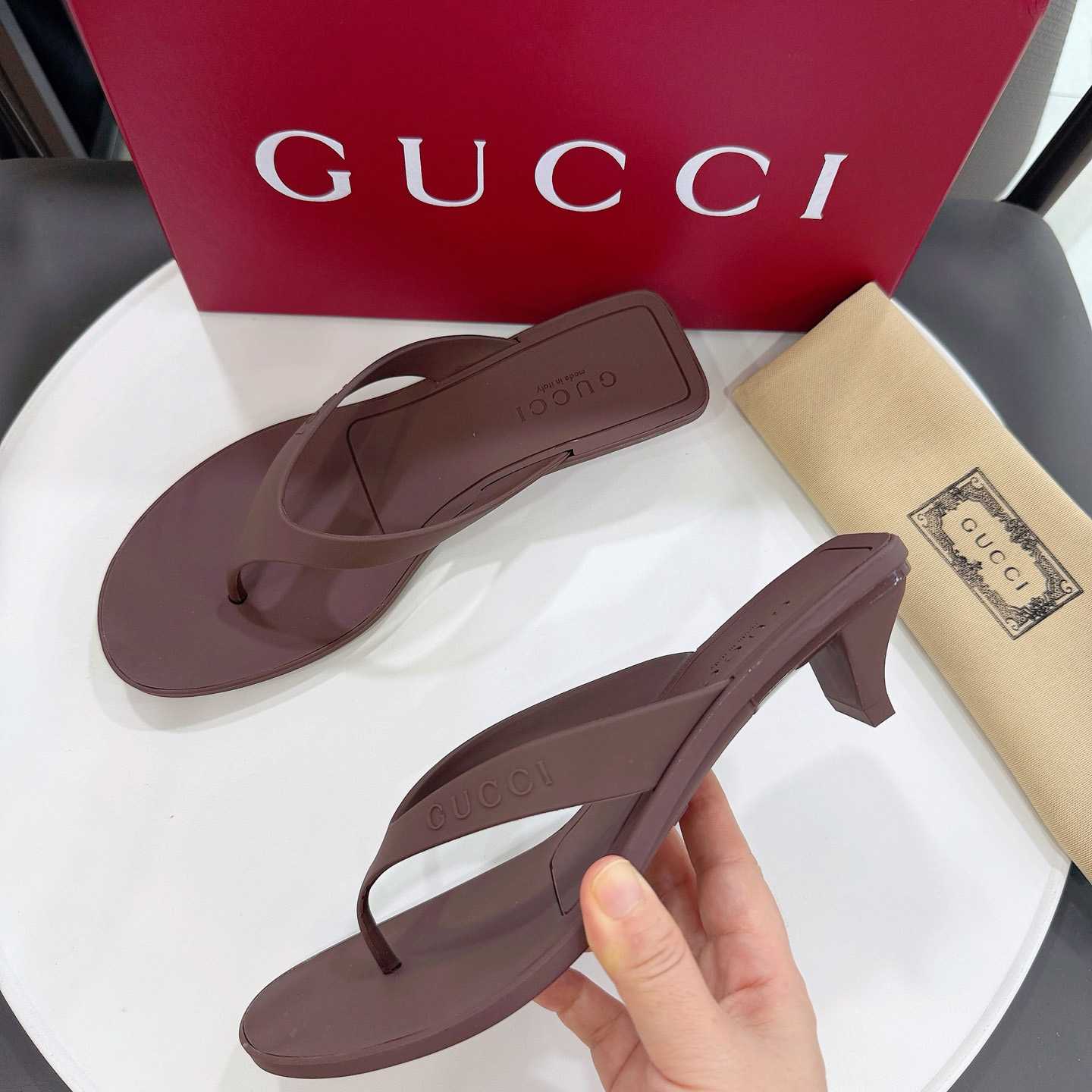 Gucci Vittoria Thong - DesignerGu