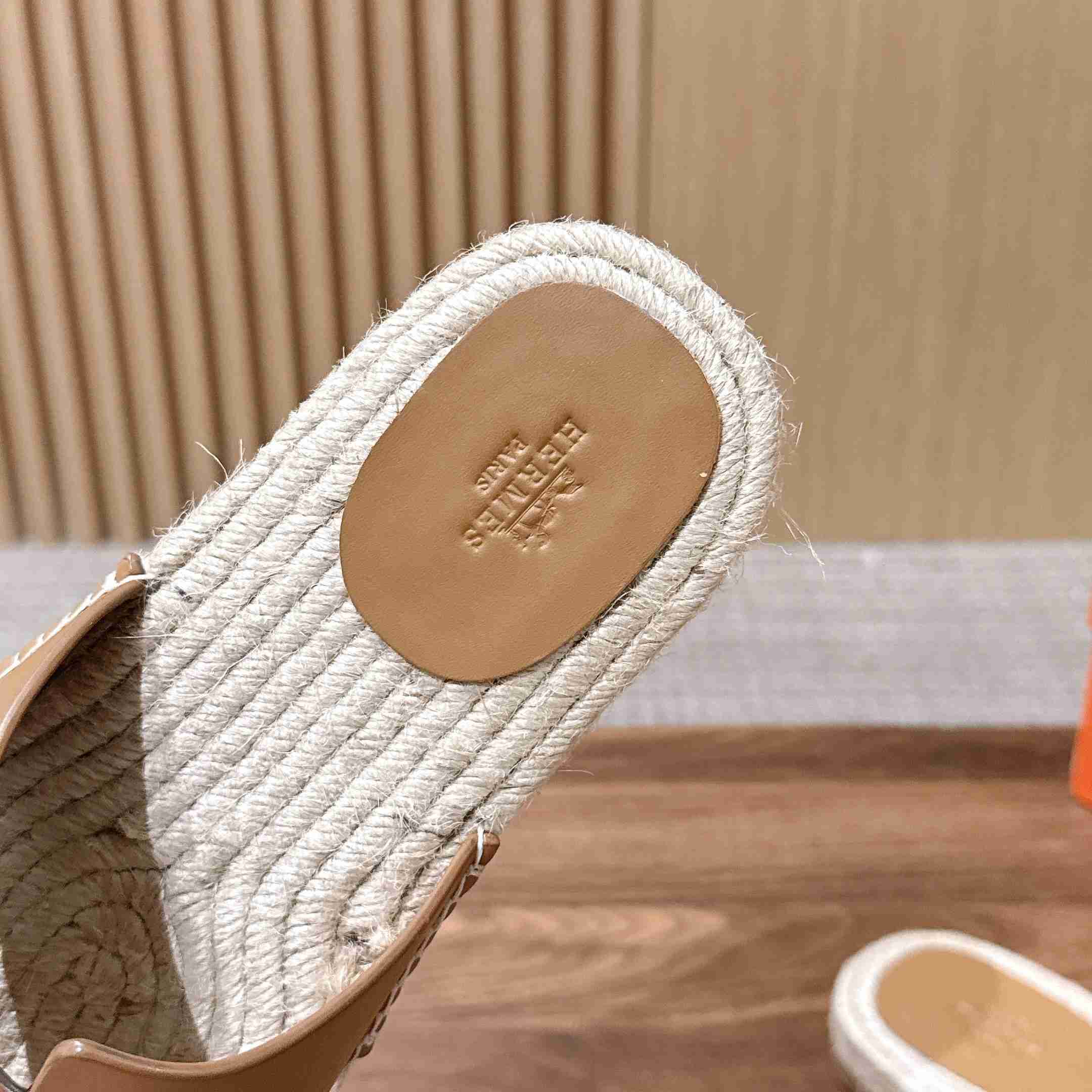 Hermes  Antigua Espadrille - DesignerGu