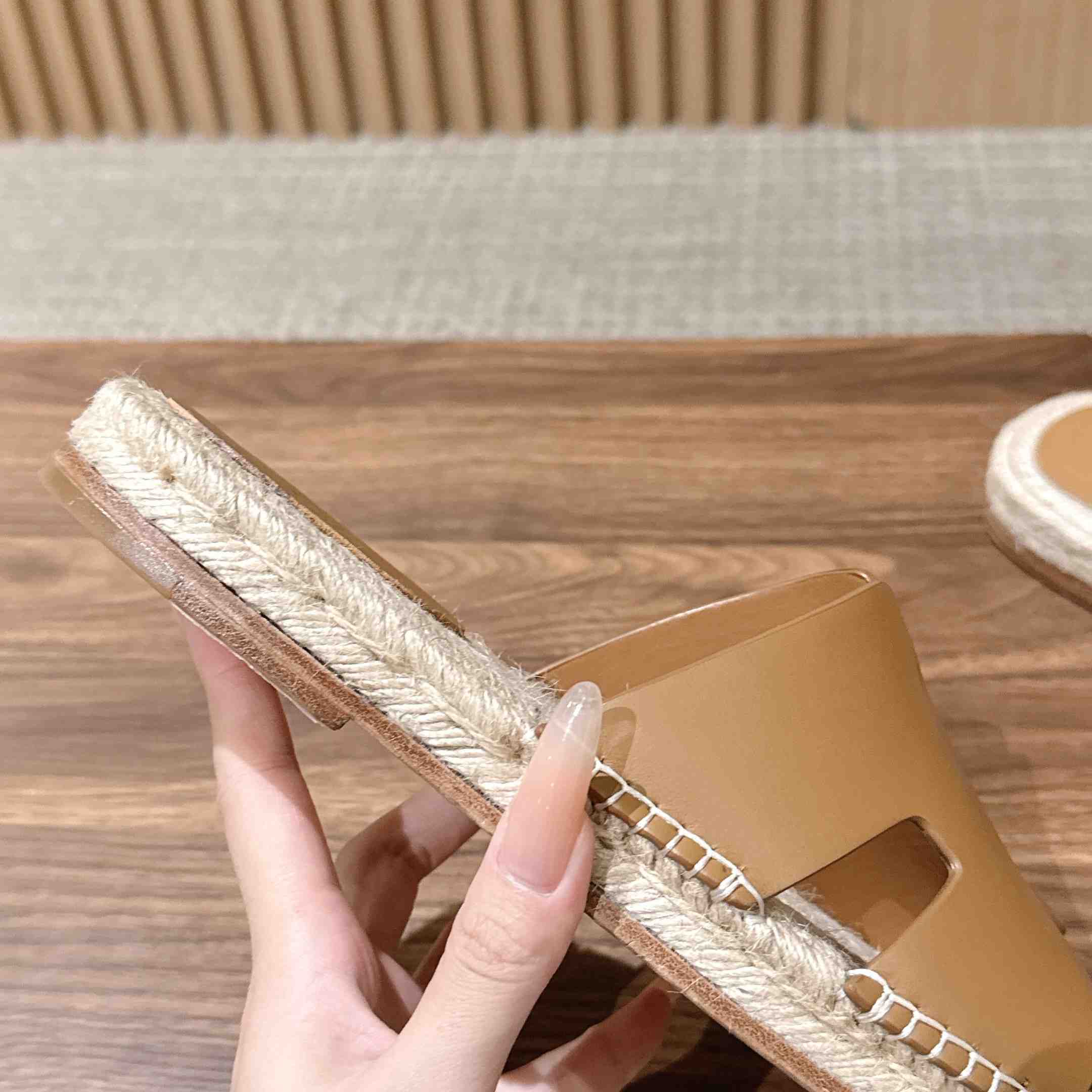 Hermes  Antigua Espadrille - DesignerGu