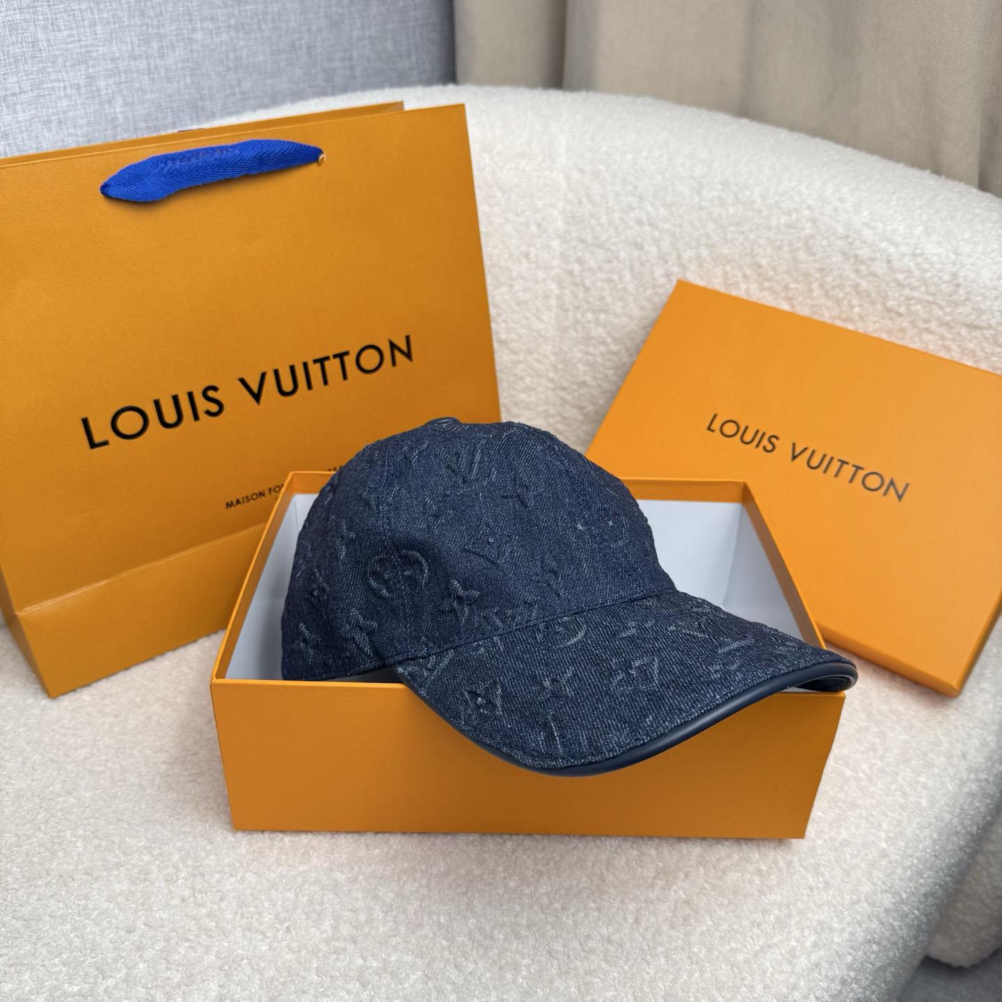 Louis Vuitton Monogram Essential Cap - DesignerGu