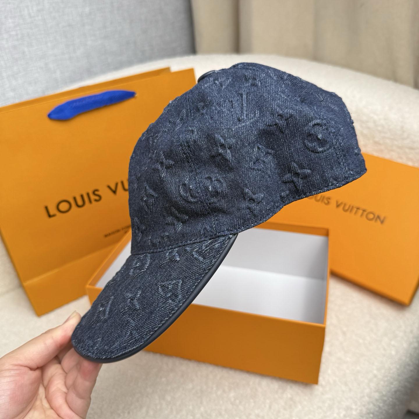 Louis Vuitton Monogram Essential Cap - DesignerGu