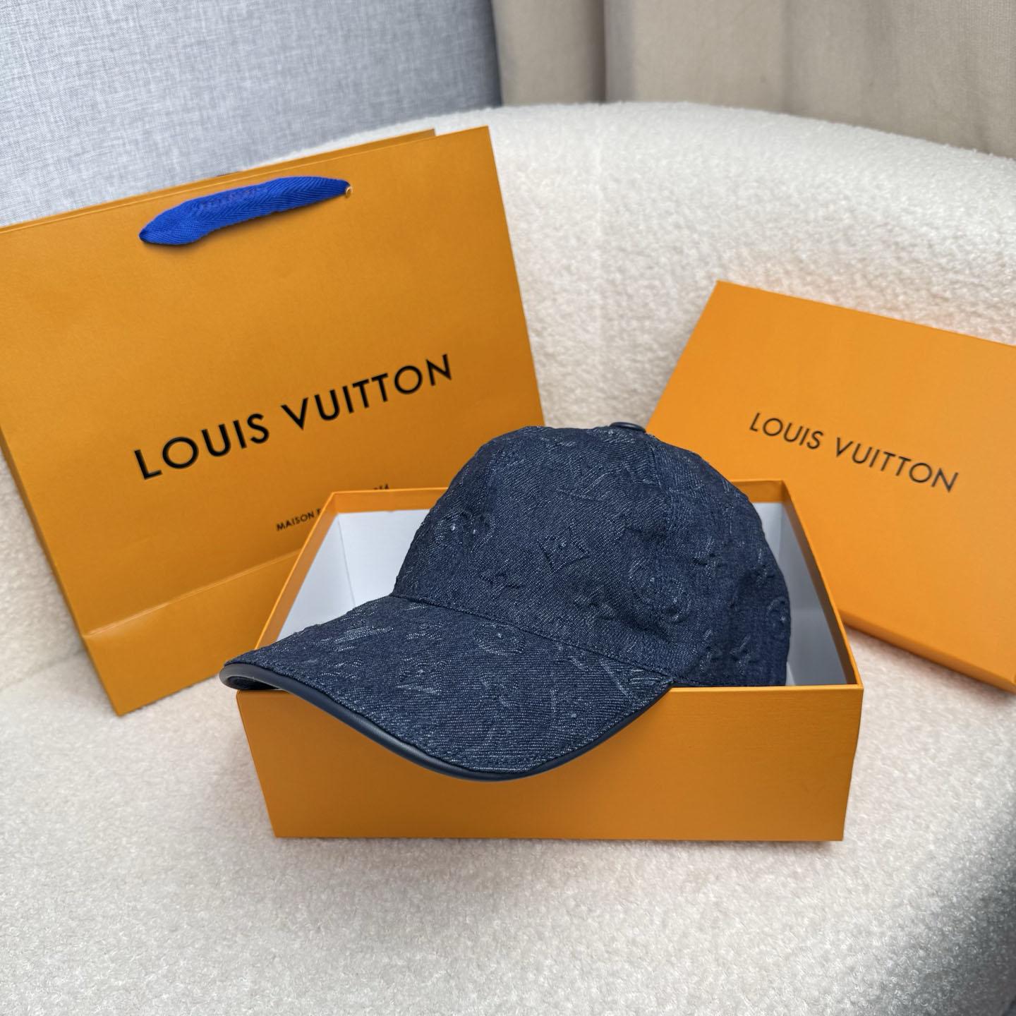 Louis Vuitton Monogram Essential Cap - DesignerGu