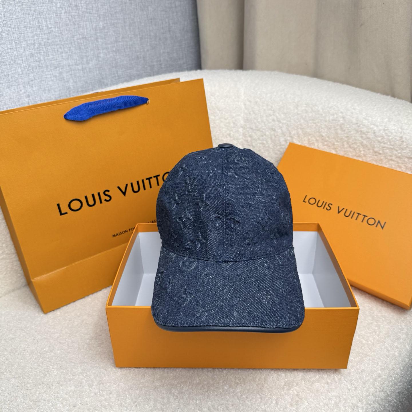 Louis Vuitton Monogram Essential Cap - DesignerGu