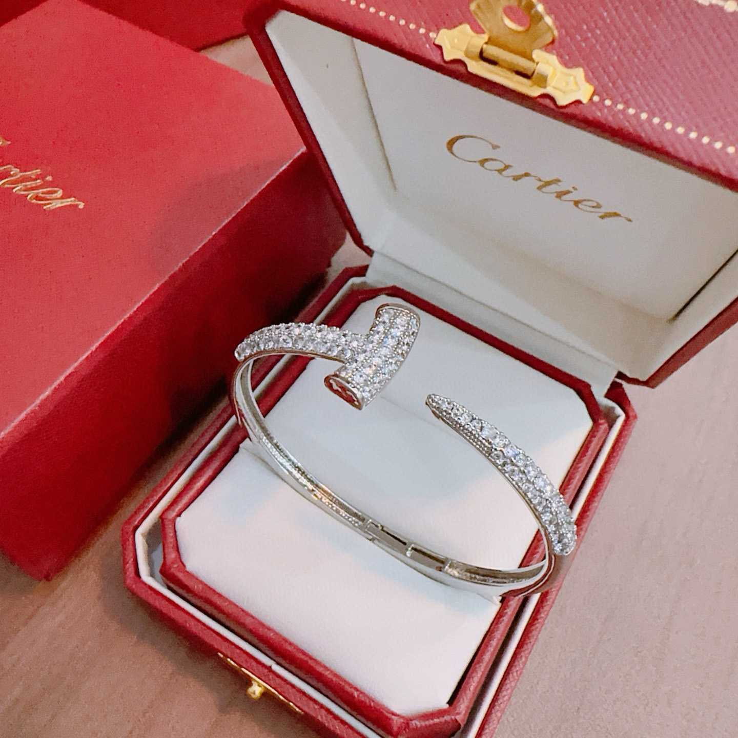 Cartier  Bracelet - DesignerGu