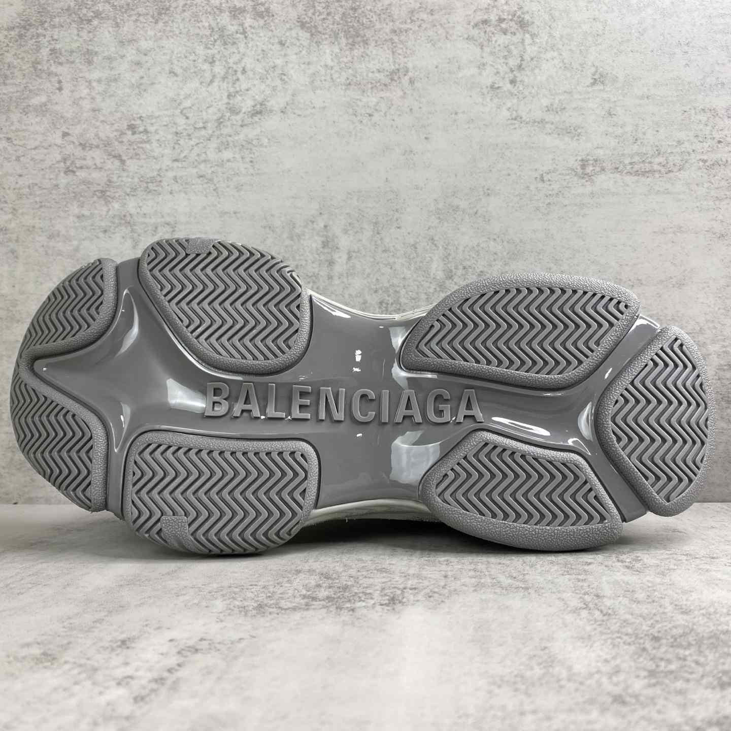 Balenciaga Triple S.2 Gradient Sneaker In Grey - DesignerGu