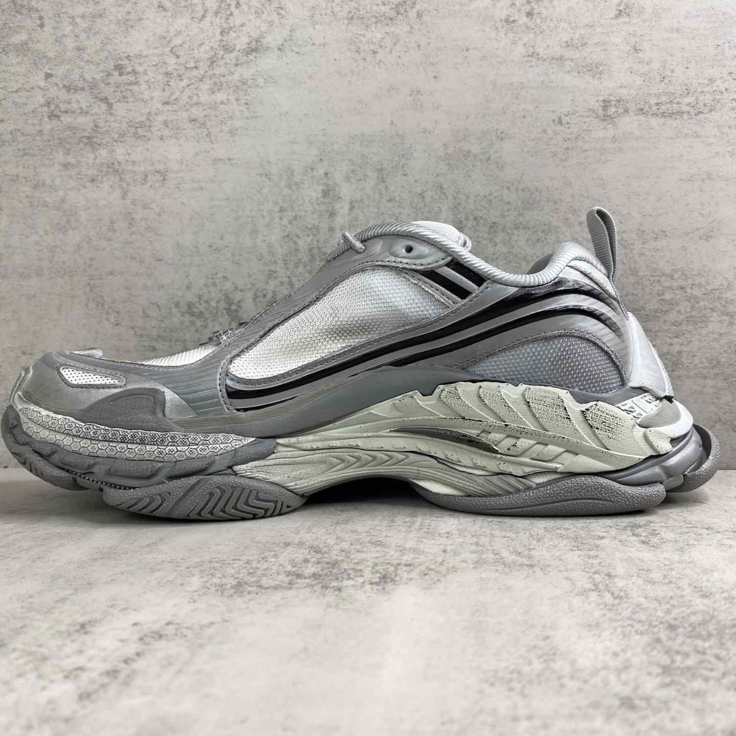 Balenciaga Triple S.2 Gradient Sneaker In Grey - DesignerGu