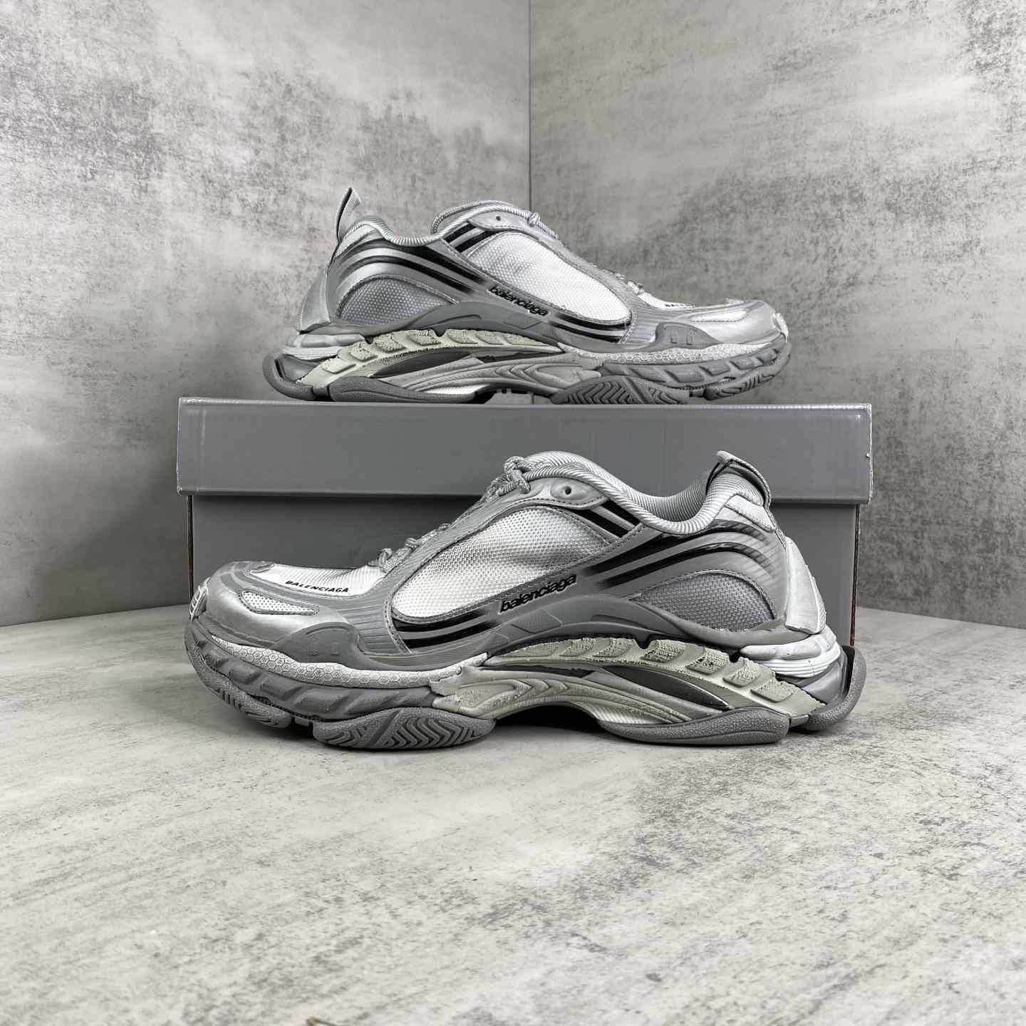 Balenciaga Triple S.2 Gradient Sneaker In Grey - DesignerGu
