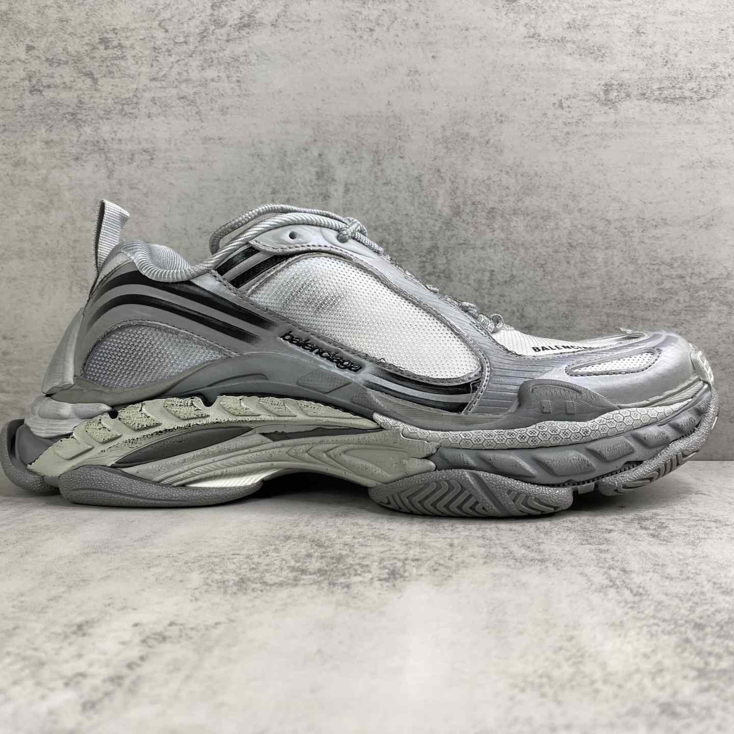 Balenciaga Triple S.2 Gradient Sneaker In Grey - DesignerGu