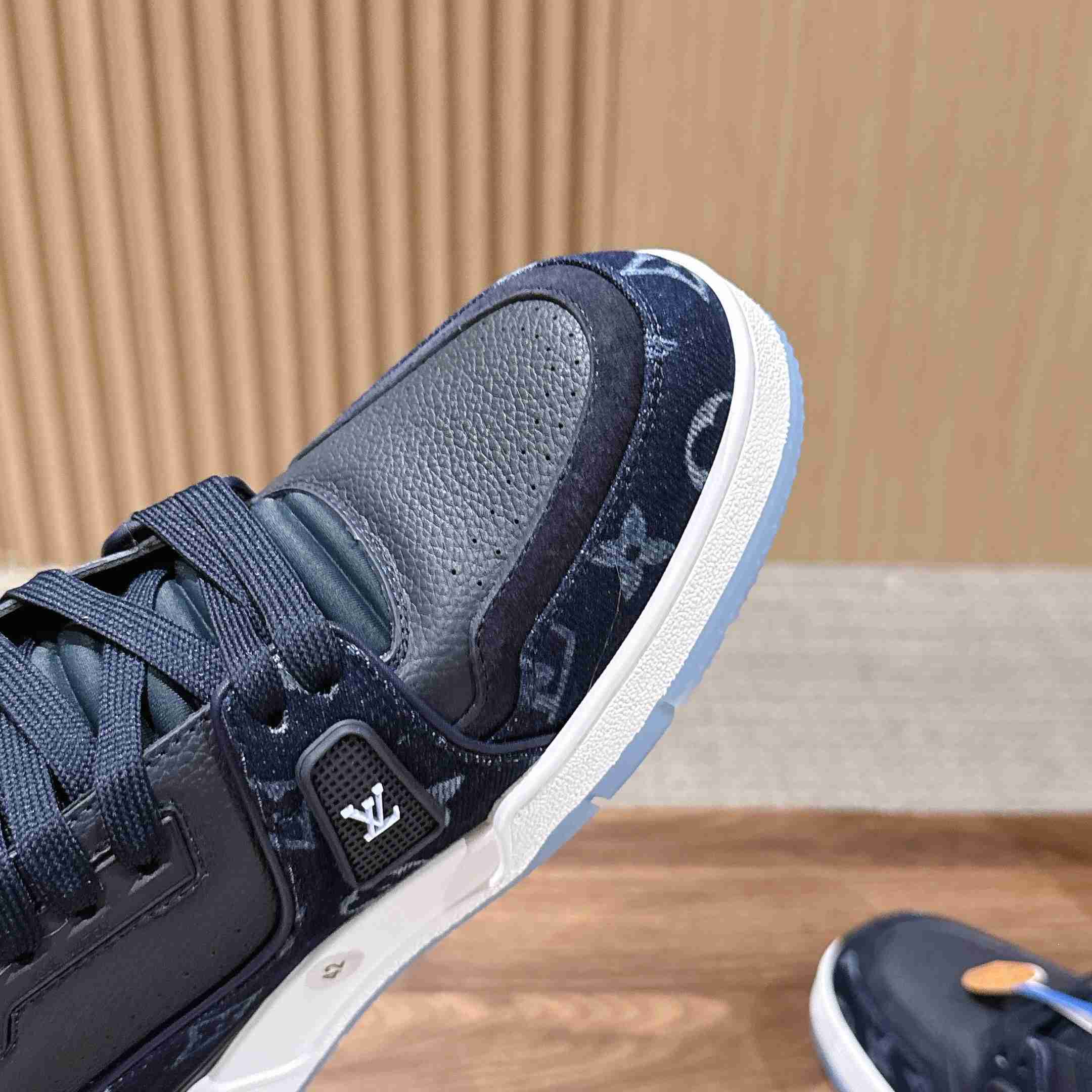 Louis Vuitton LV Trainer Sneaker  1AKDGZ（upon uk size） - DesignerGu