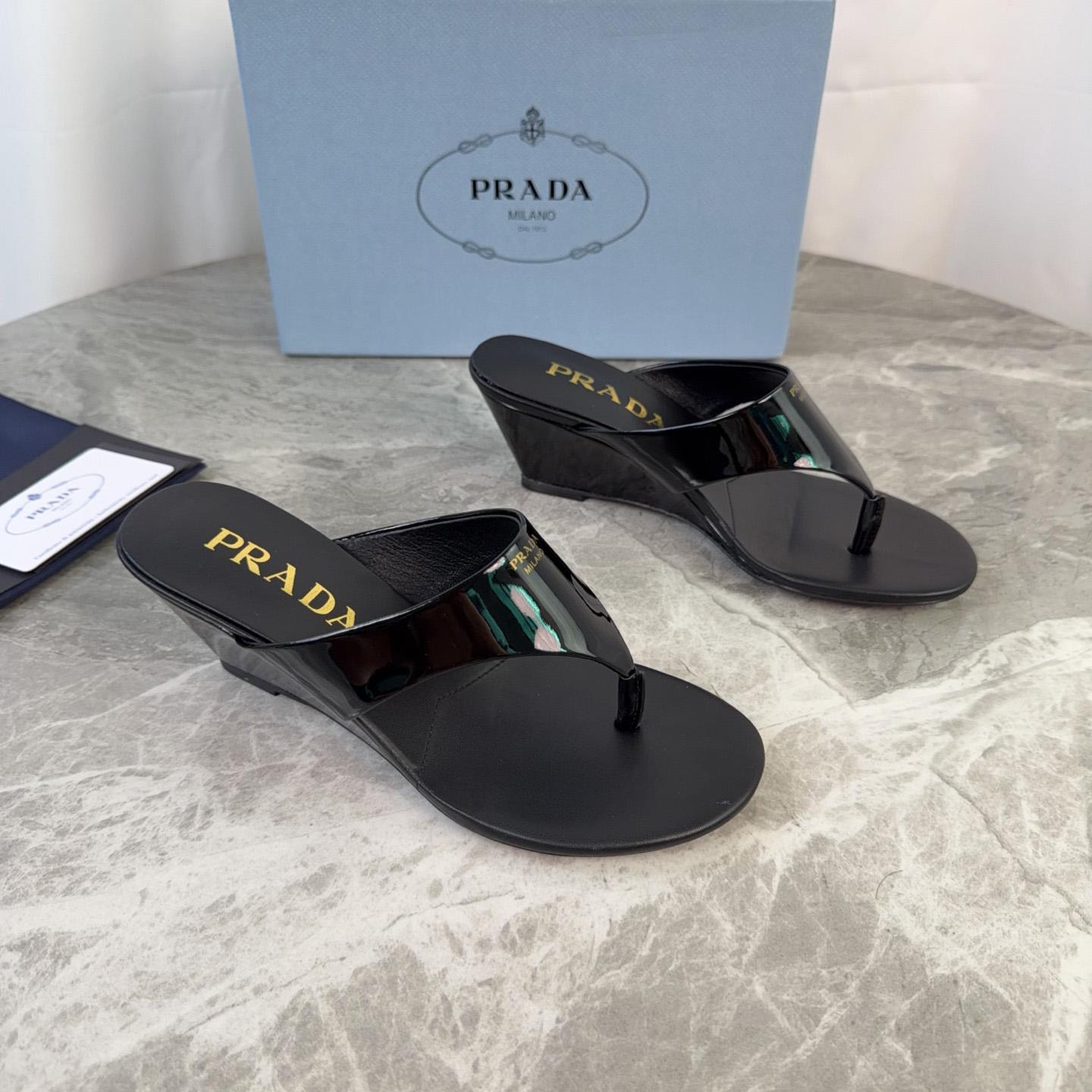 Prada Patent Leather Thong Sandals - DesignerGu